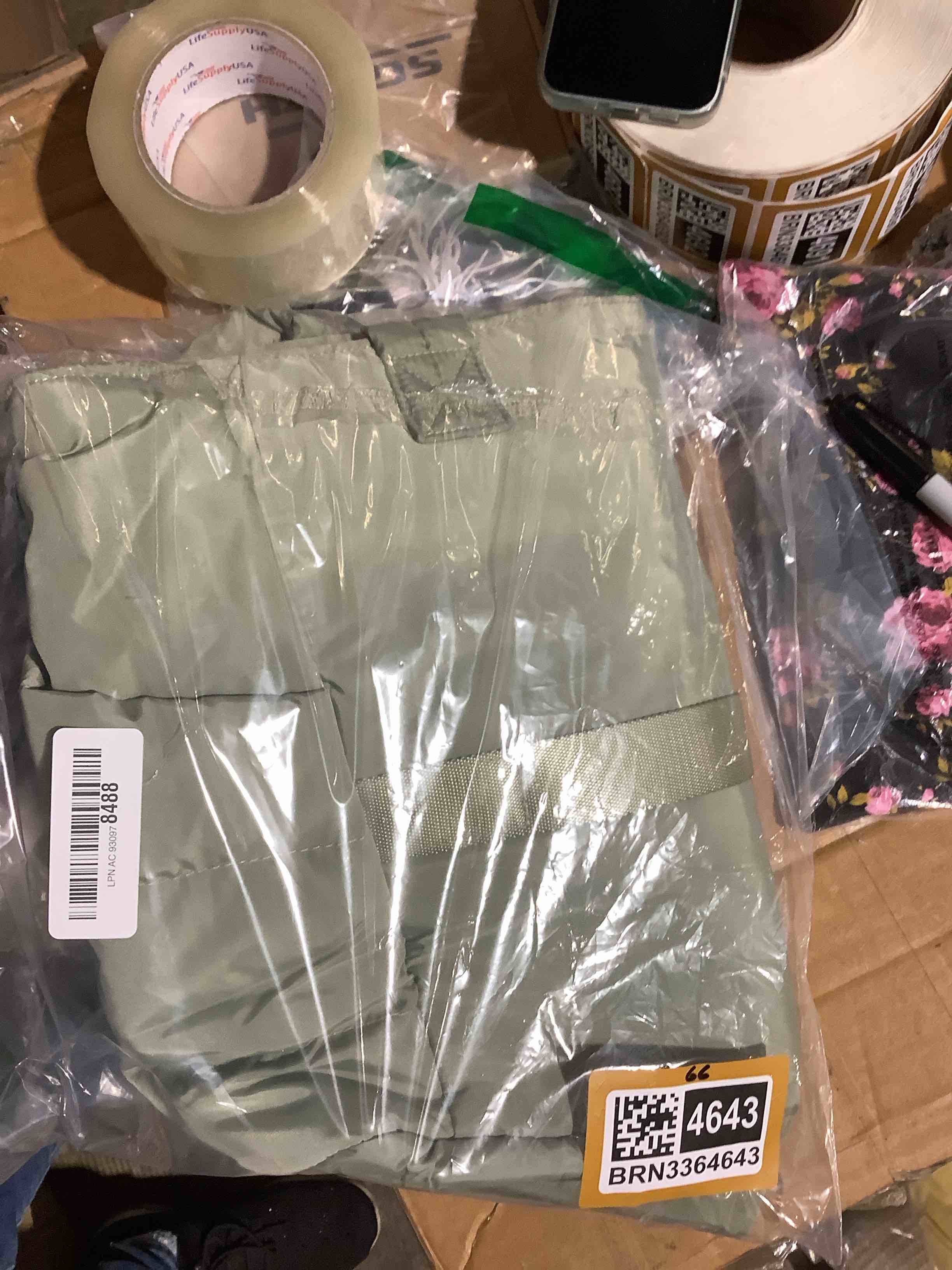https://s3.amazonaws.com/lotting-images-prod/bidfta/BRN3364643_1750953469365.jpeg