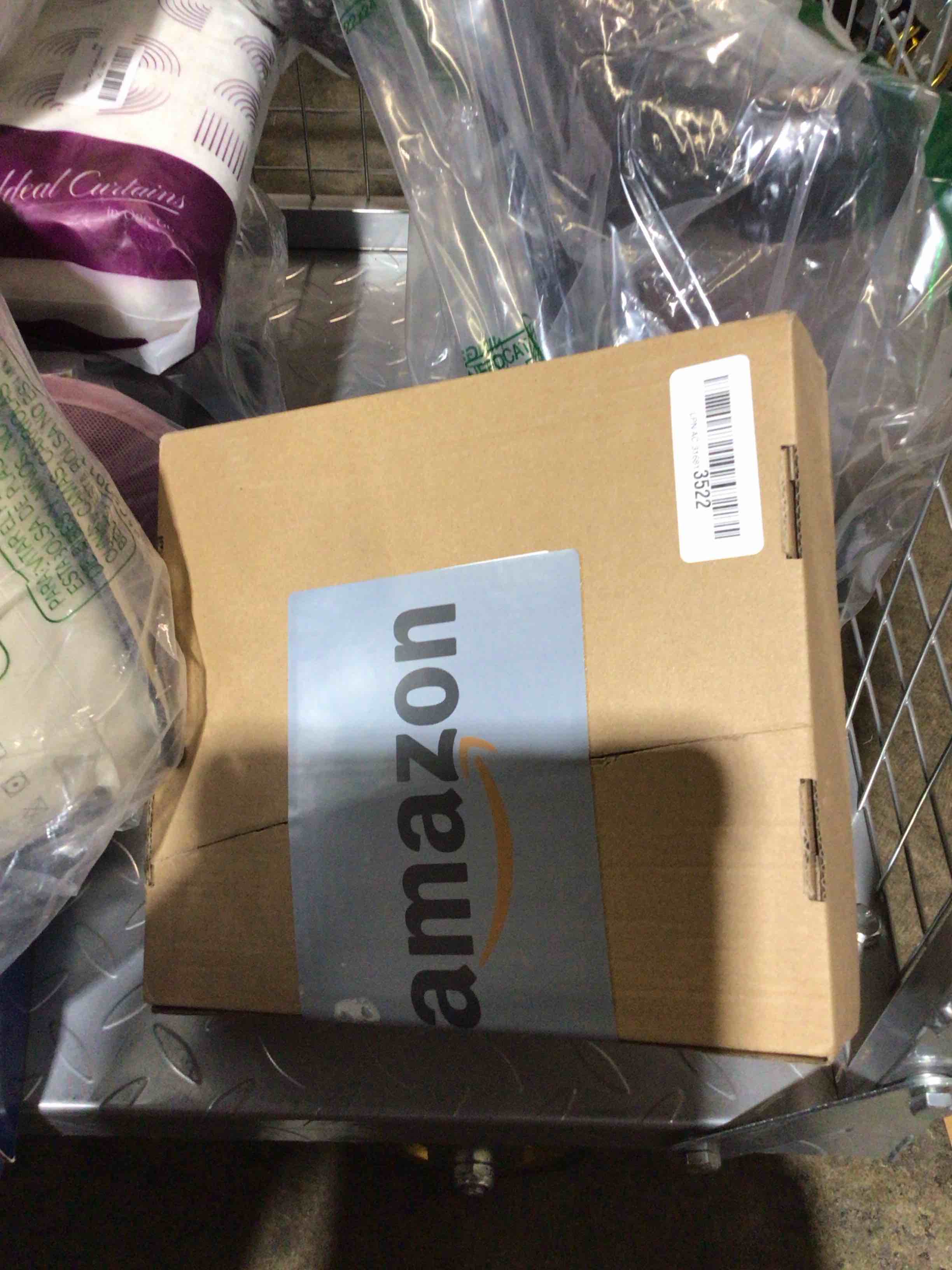 https://s3.amazonaws.com/lotting-images-prod/bidfta/BRN3365023_1752852720910.jpeg