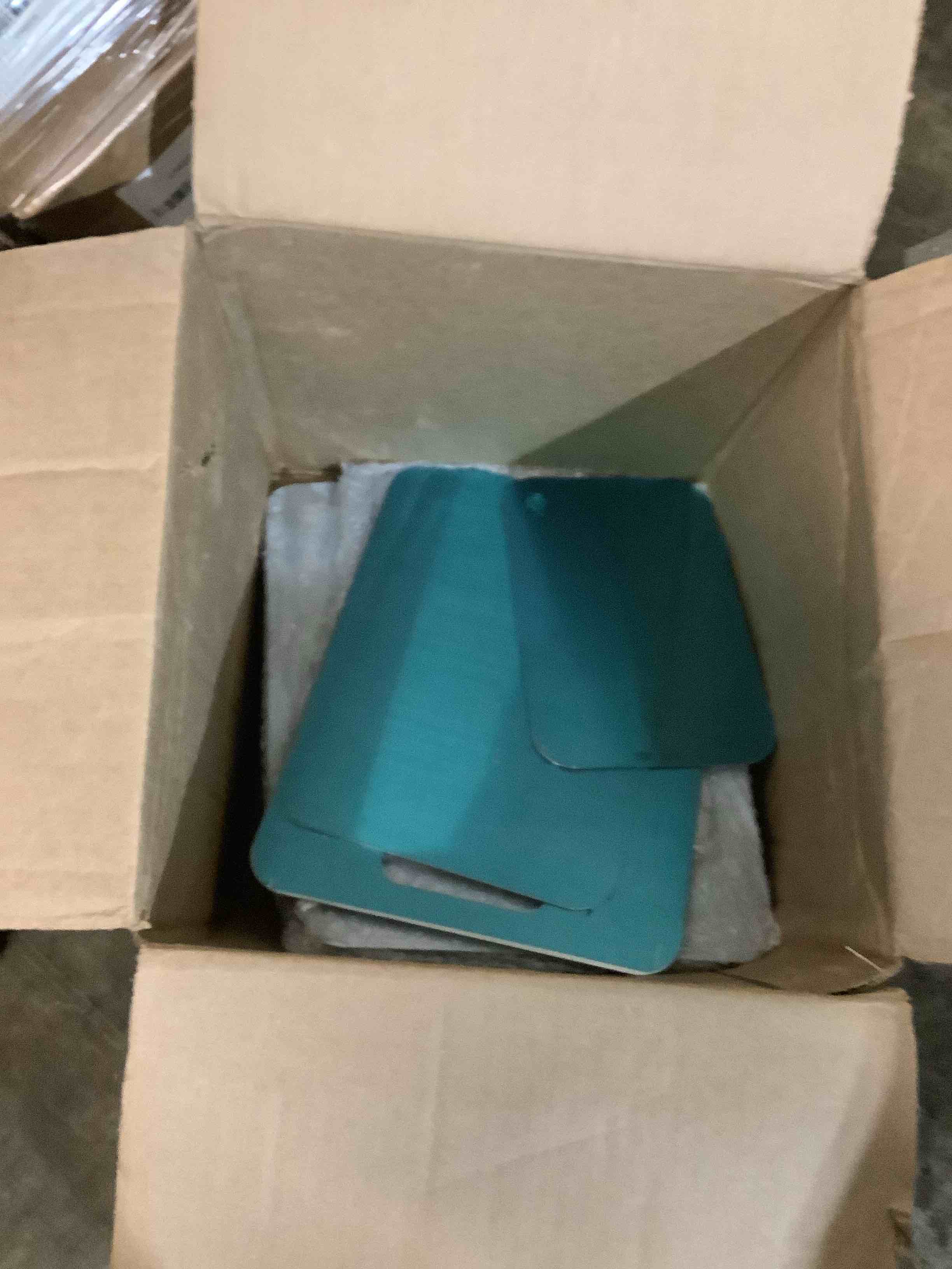 https://s3.amazonaws.com/lotting-images-prod/bidfta/BRN3365660_1754503372774.jpeg
