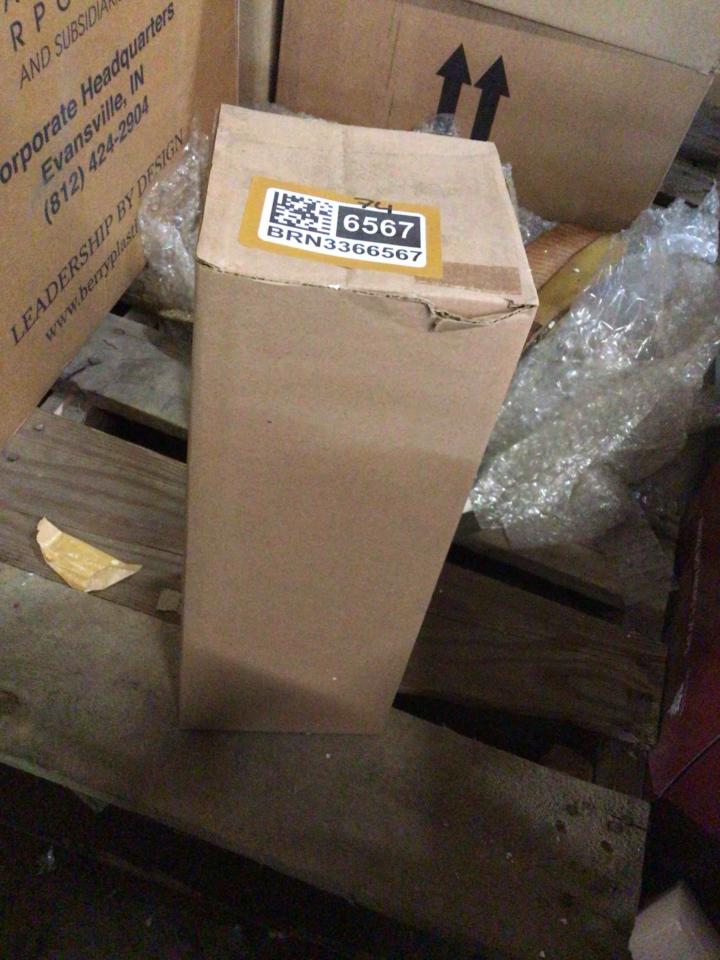 https://s3.amazonaws.com/lotting-images-prod/bidfta/BRN3366567_1757004832927.jpeg