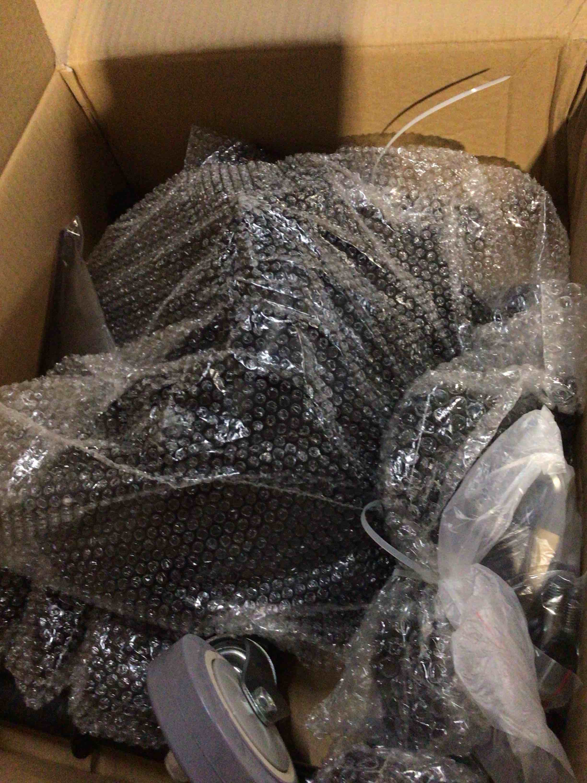 https://s3.amazonaws.com/lotting-images-prod/bidfta/BRN3366596_1757082508781.jpeg