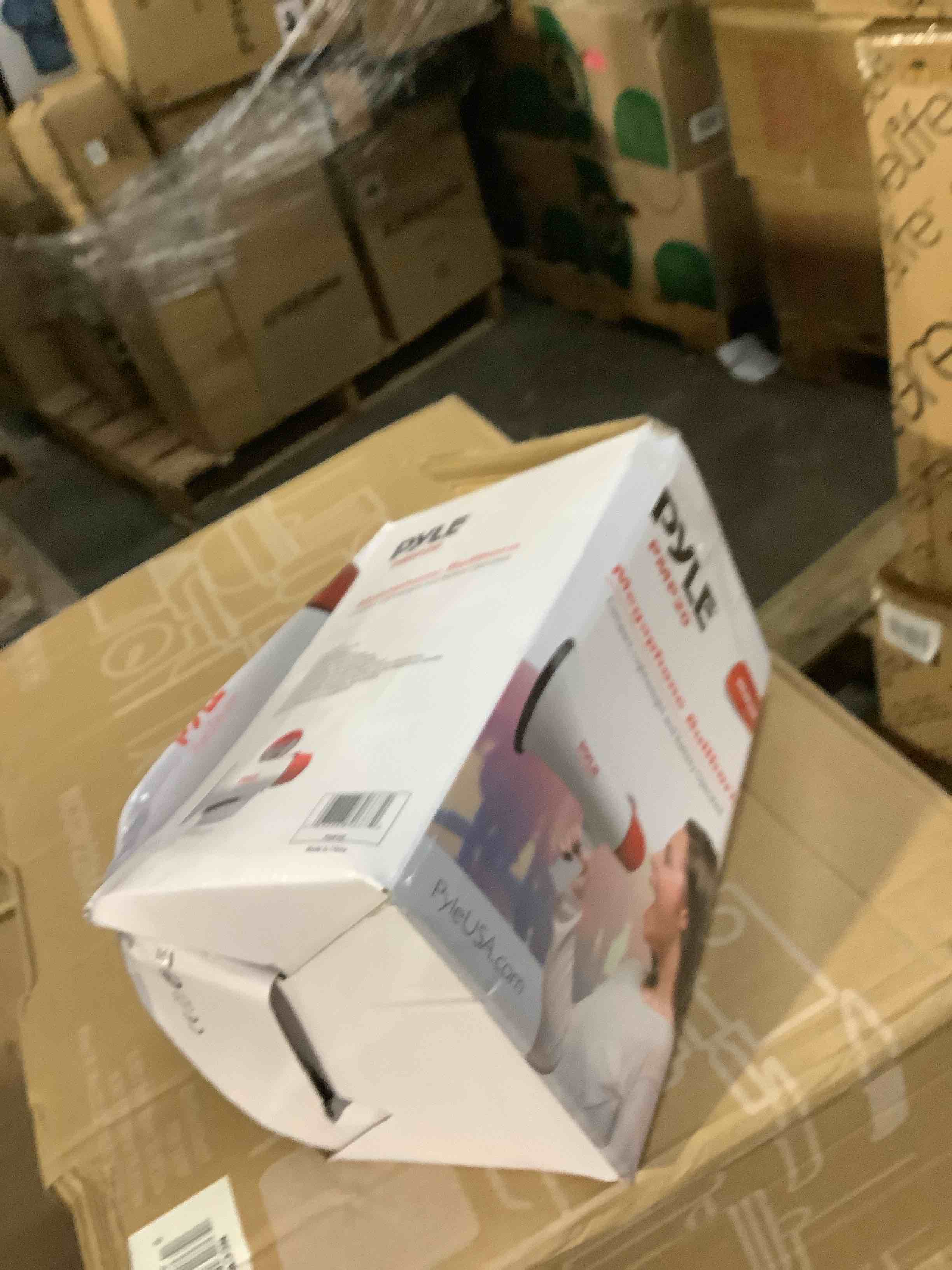 https://s3.amazonaws.com/lotting-images-prod/bidfta/BRN3366658_1757694713443.jpeg