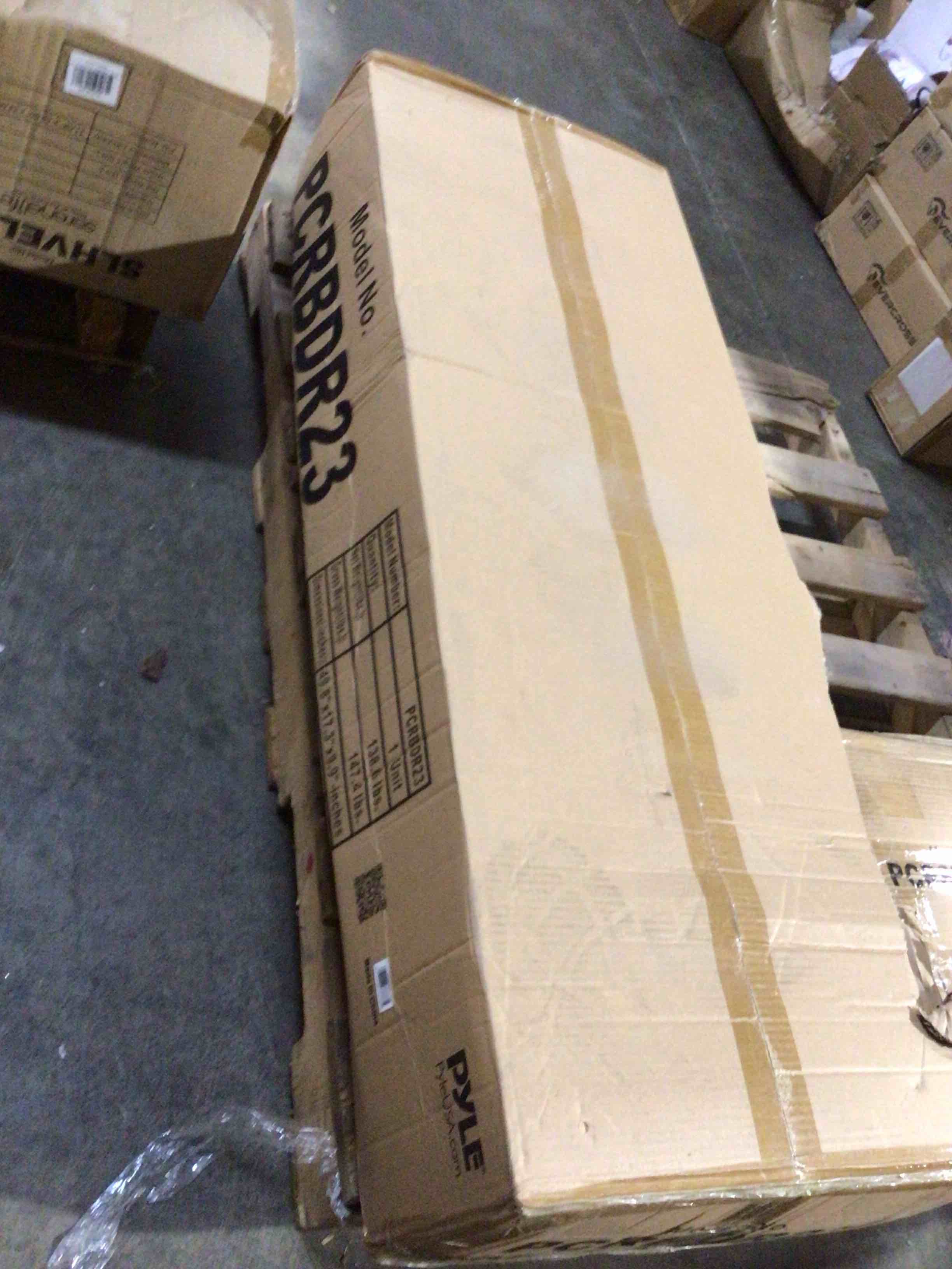 https://s3.amazonaws.com/lotting-images-prod/bidfta/BRN3366860_1758124710272.jpeg
