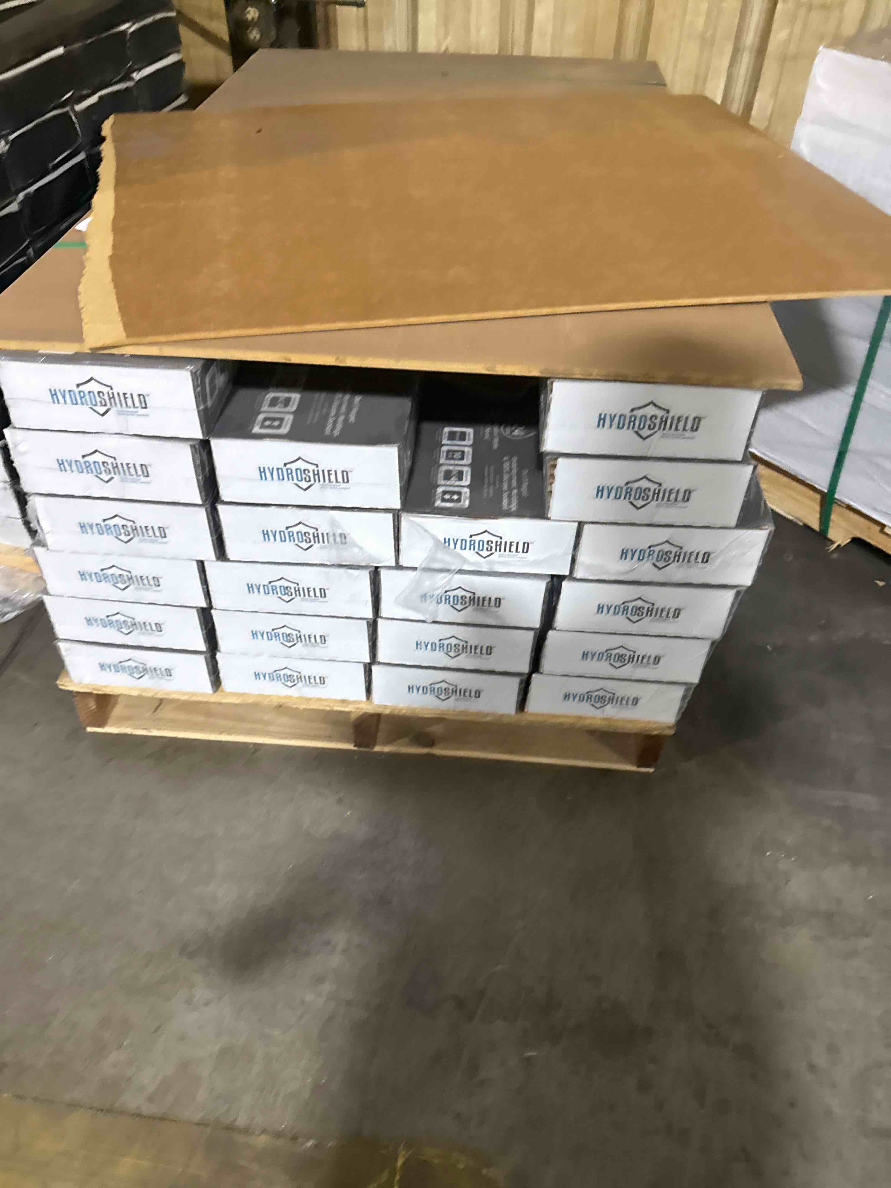 https://s3.amazonaws.com/lotting-images-prod/bidfta/BRN3373000_1757341282620.jpeg