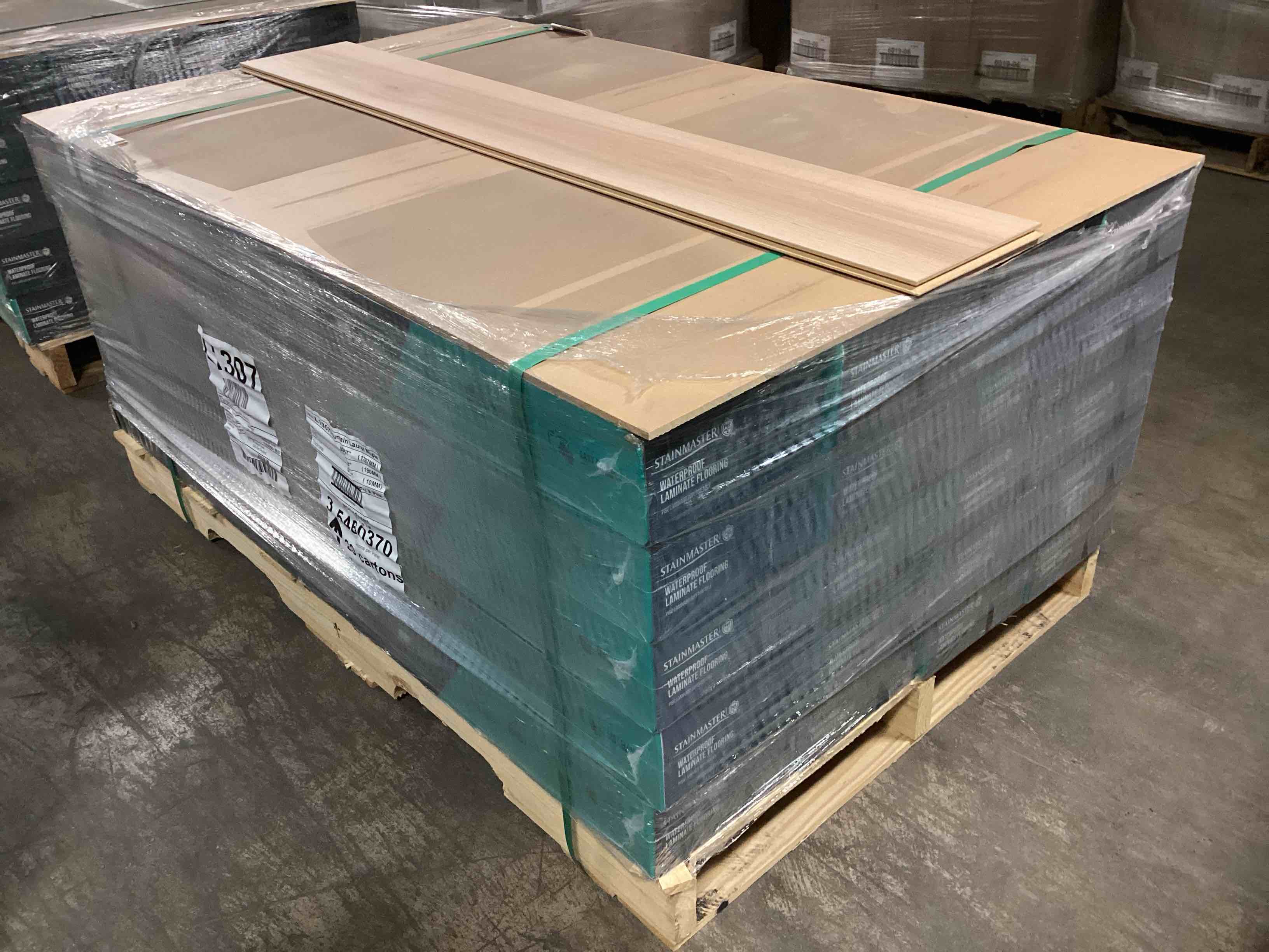 473.76 Sq.Ft. Of 10mm StainMaster Laminate Flooring, Your Bid Per Sq.Ft