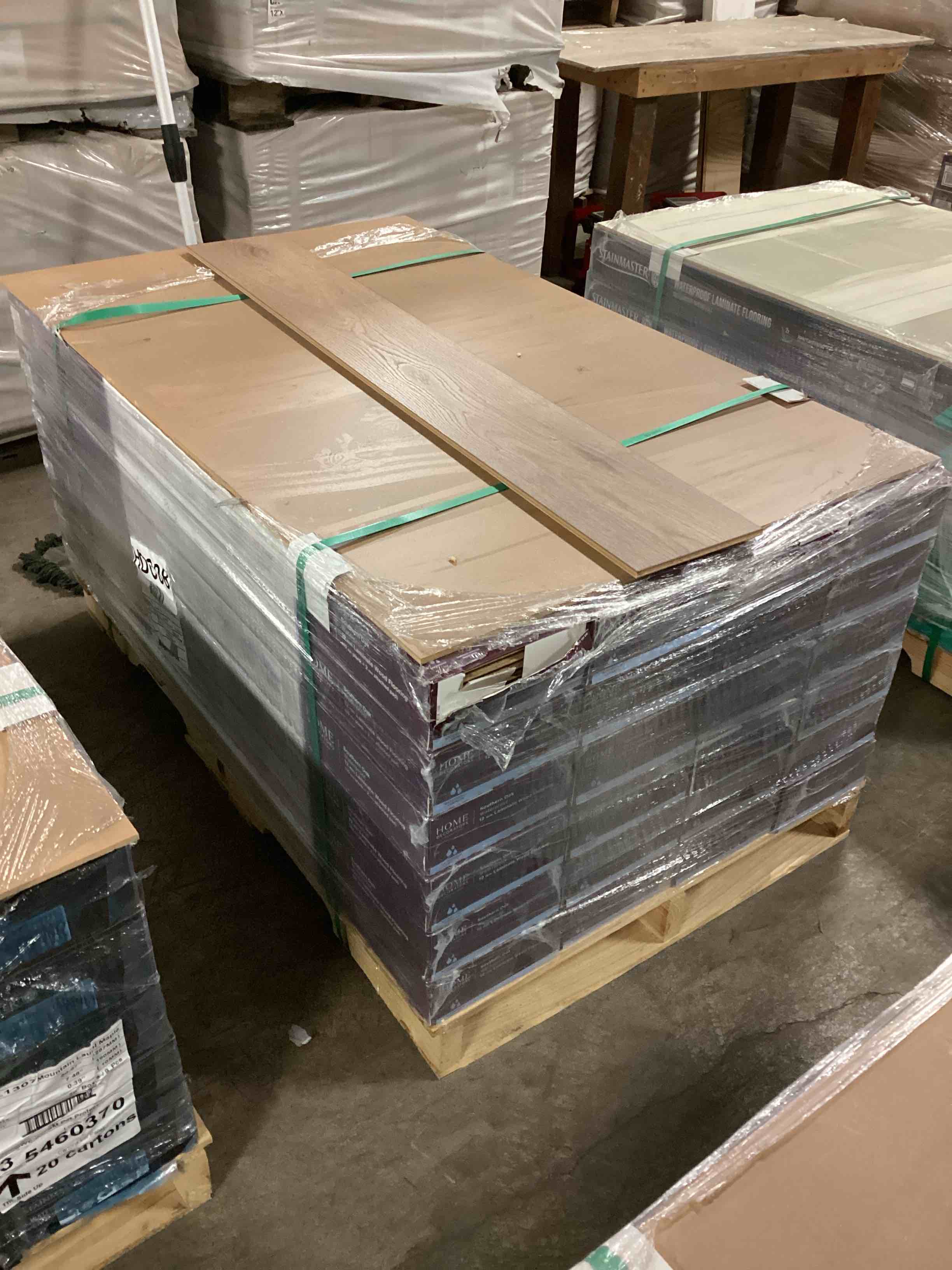 505.35 Sq.Ft. Of 12mm (10mm Plank + 2mm Attached Pad) Laminate Flooring, Your Bid Per Sq.Ft