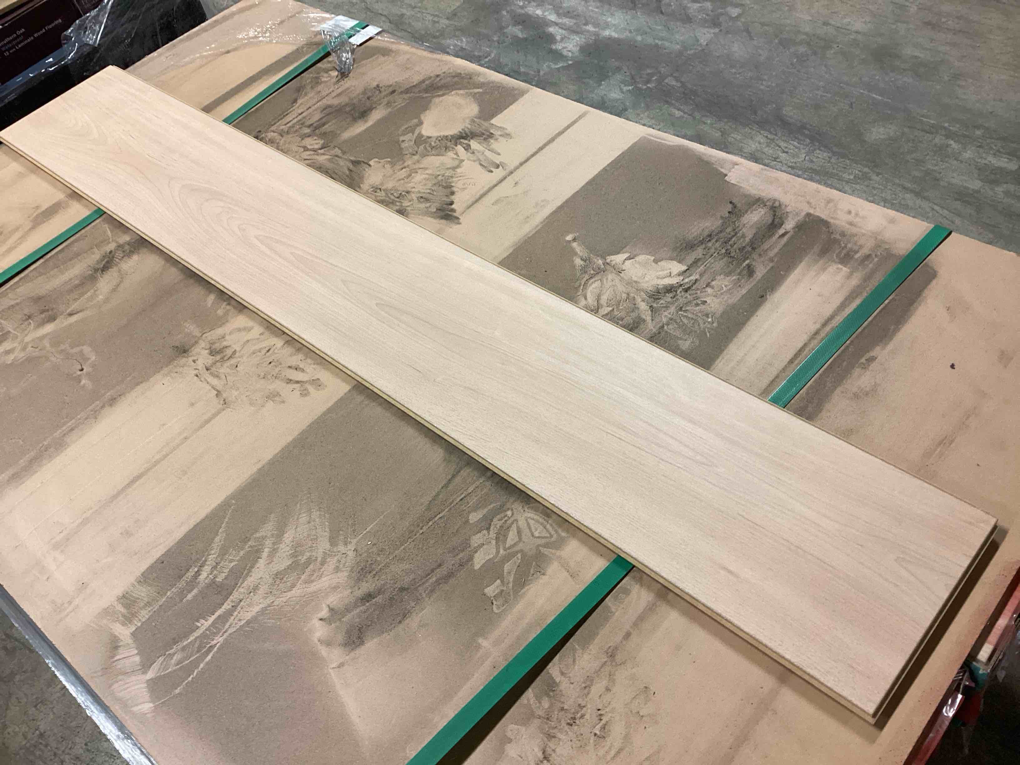 Condition photo showing New/Like New for 473.76 Sq.Ft. Of 10mm StainMaster Laminate Flooring, Your Bid Per Sq.Ft