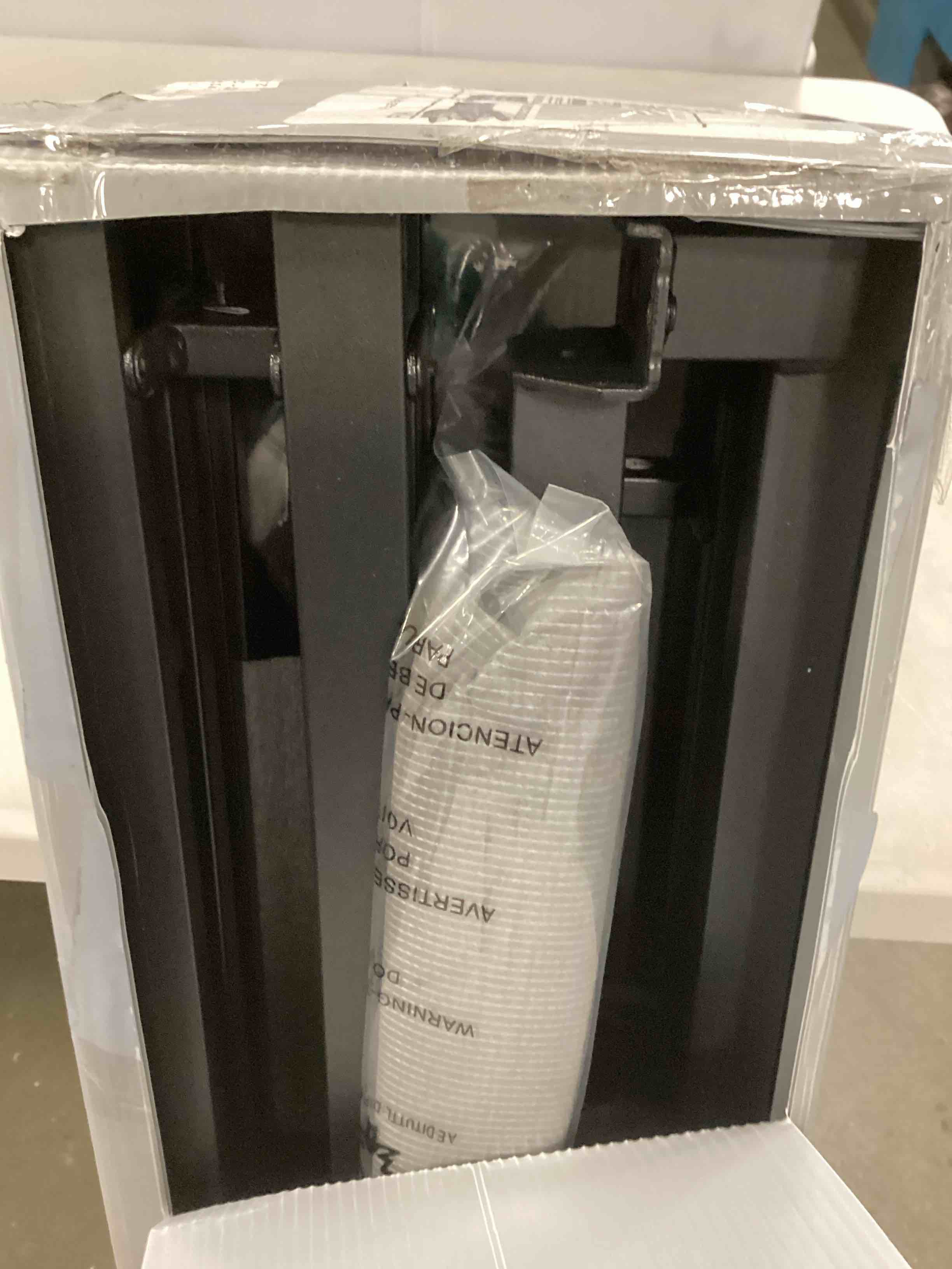 https://s3.amazonaws.com/lotting-images-prod/bidfta/BRN3430756_1750940263417.jpeg