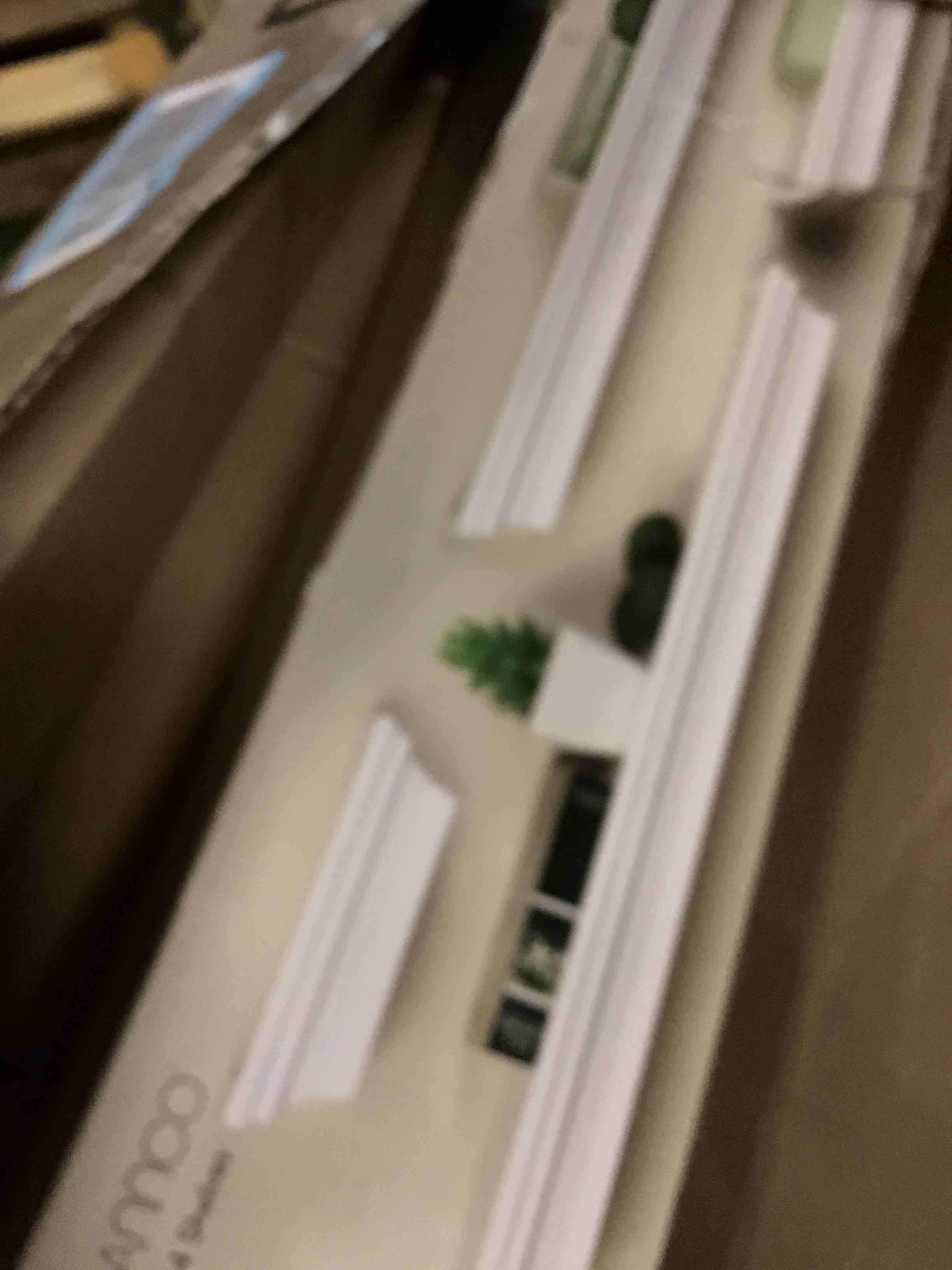 https://s3.amazonaws.com/lotting-images-prod/bidfta/BRN3443229_1749912822017.jpeg