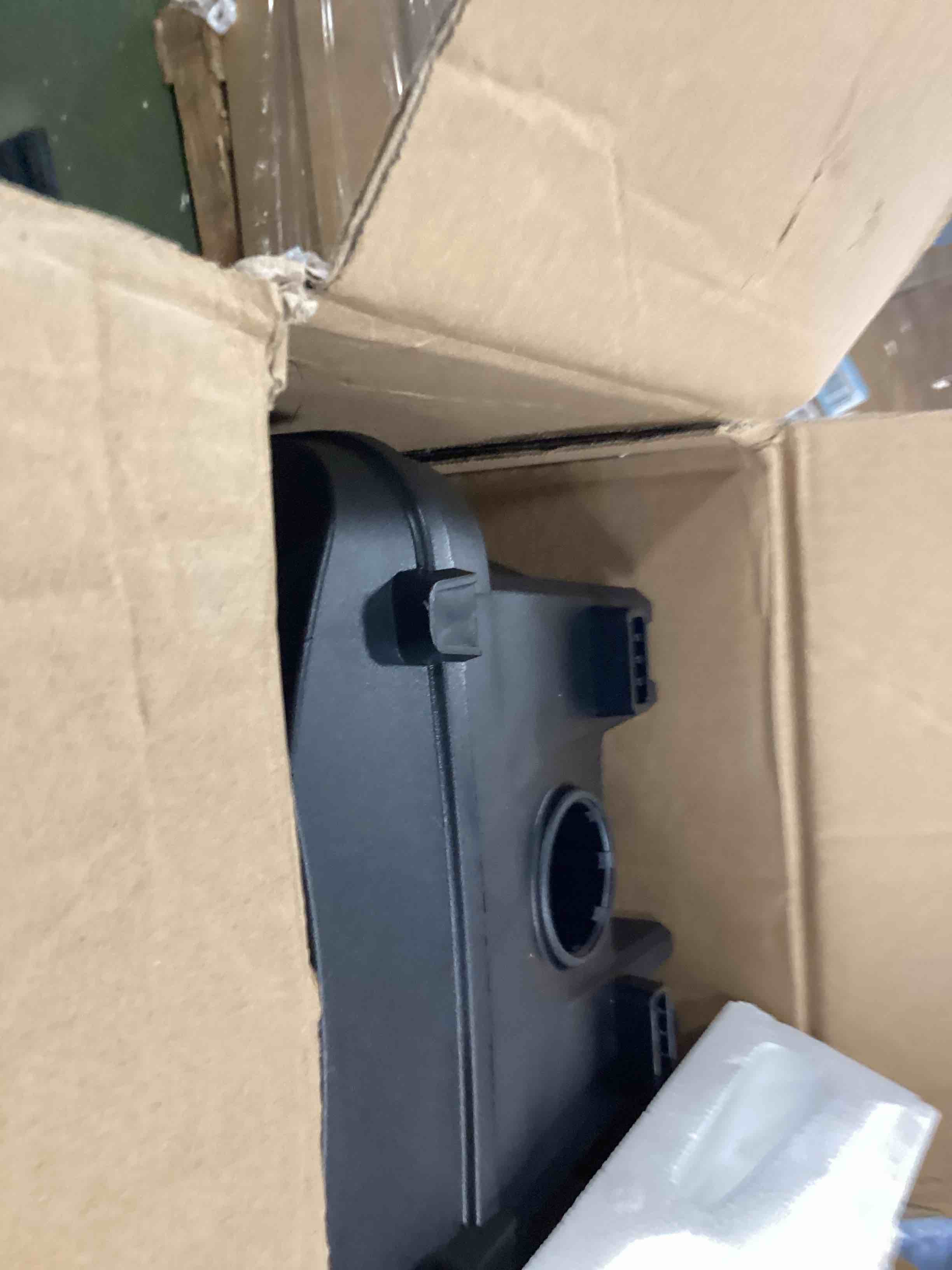 https://s3.amazonaws.com/lotting-images-prod/bidfta/BRN3443800_1750100367794.jpeg