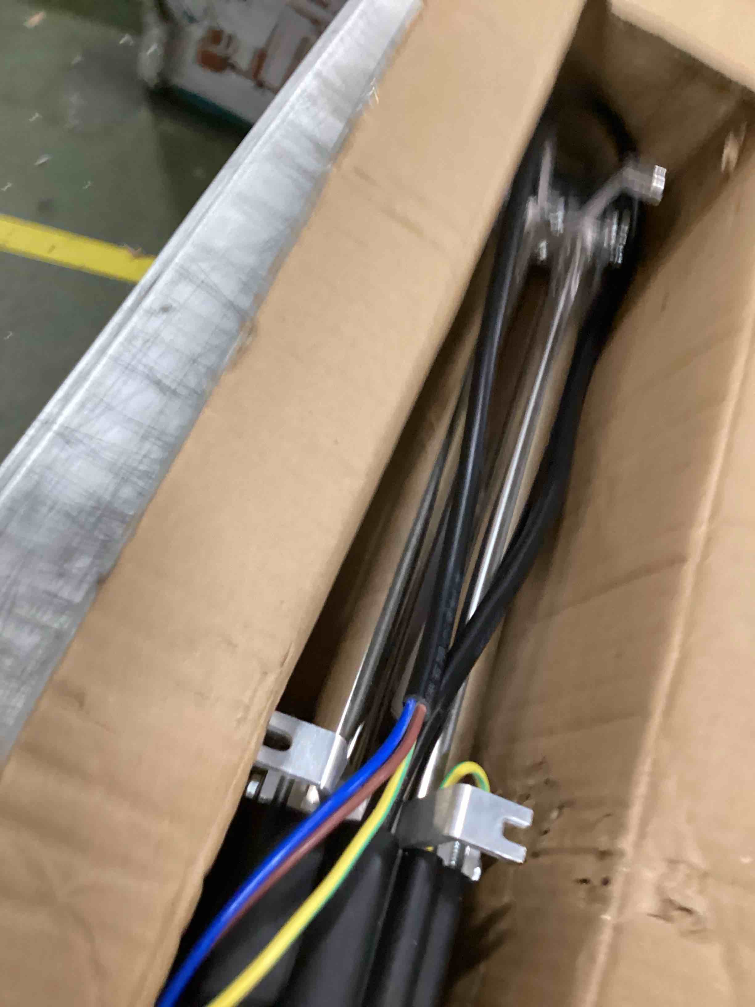 https://s3.amazonaws.com/lotting-images-prod/bidfta/BRN3444355_1750250052454.jpeg