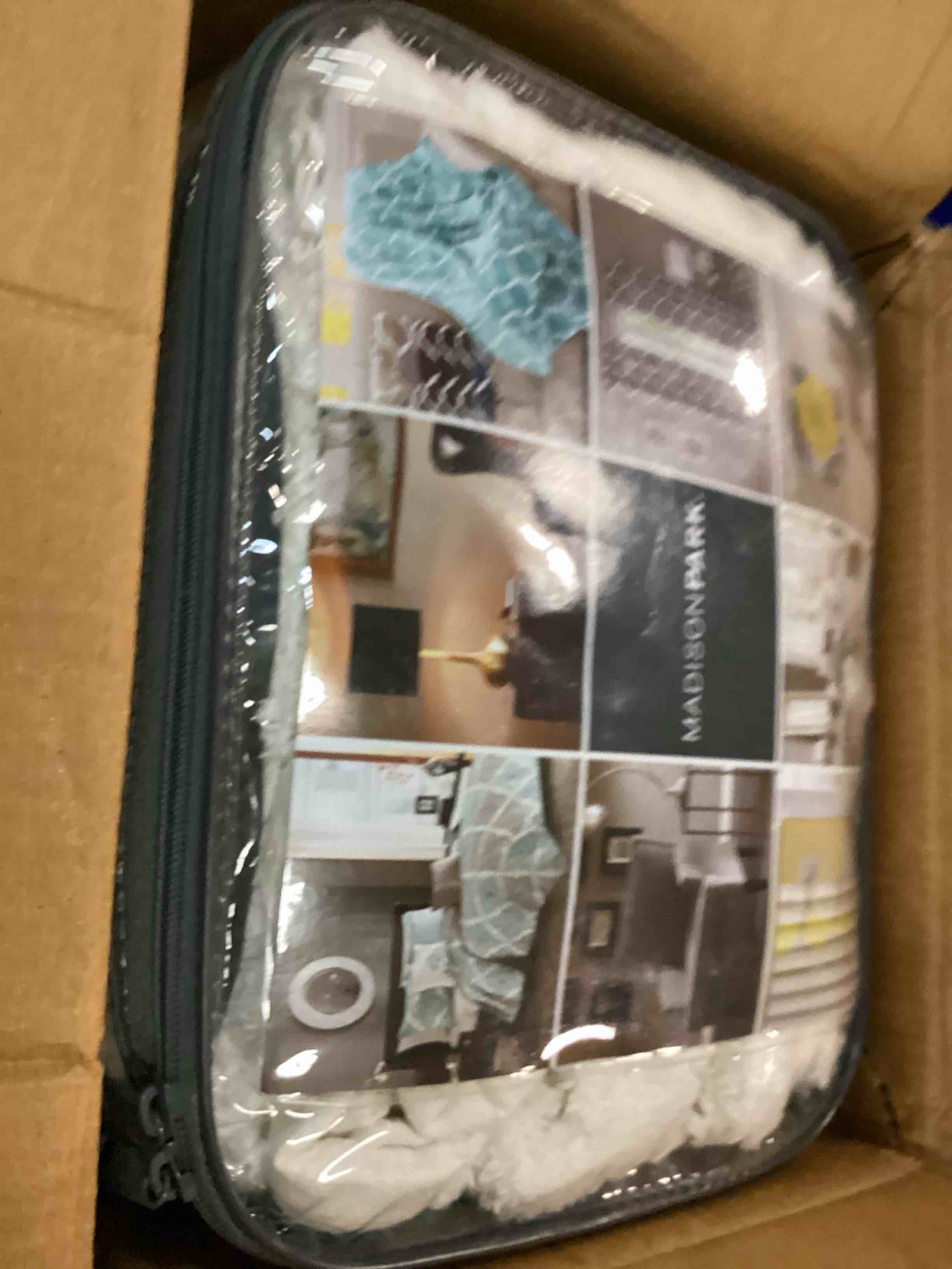 https://s3.amazonaws.com/lotting-images-prod/bidfta/BRN3444779_1750340951888.jpeg
