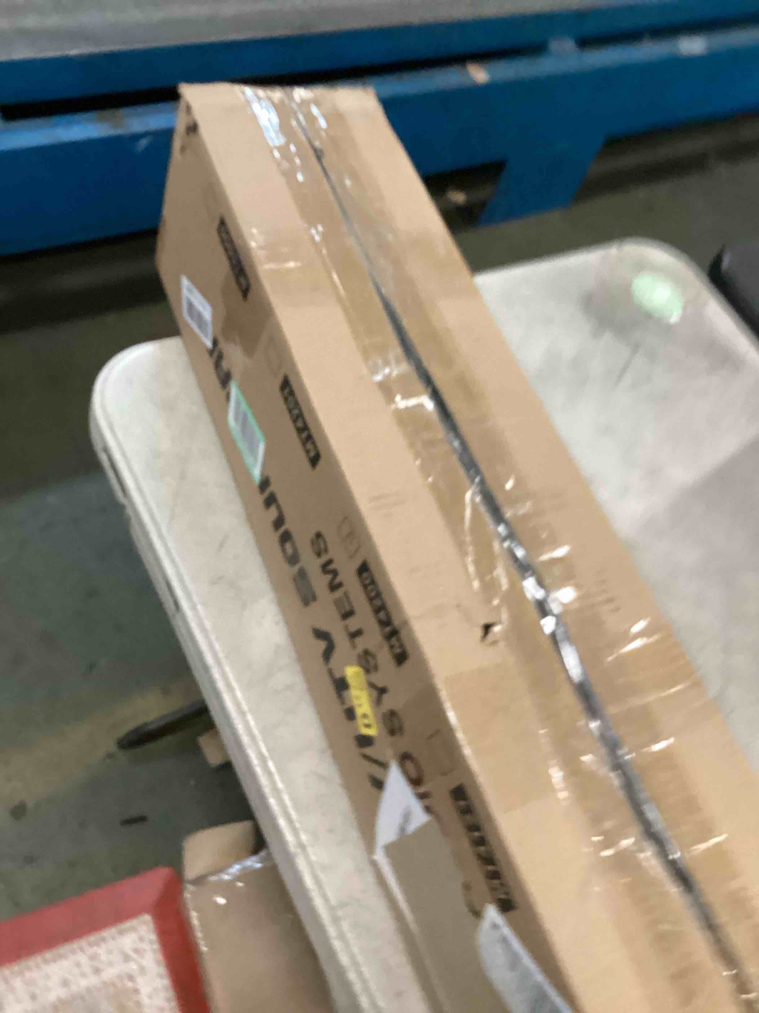 https://s3.amazonaws.com/lotting-images-prod/bidfta/BRN3445410_1750507564795.jpeg