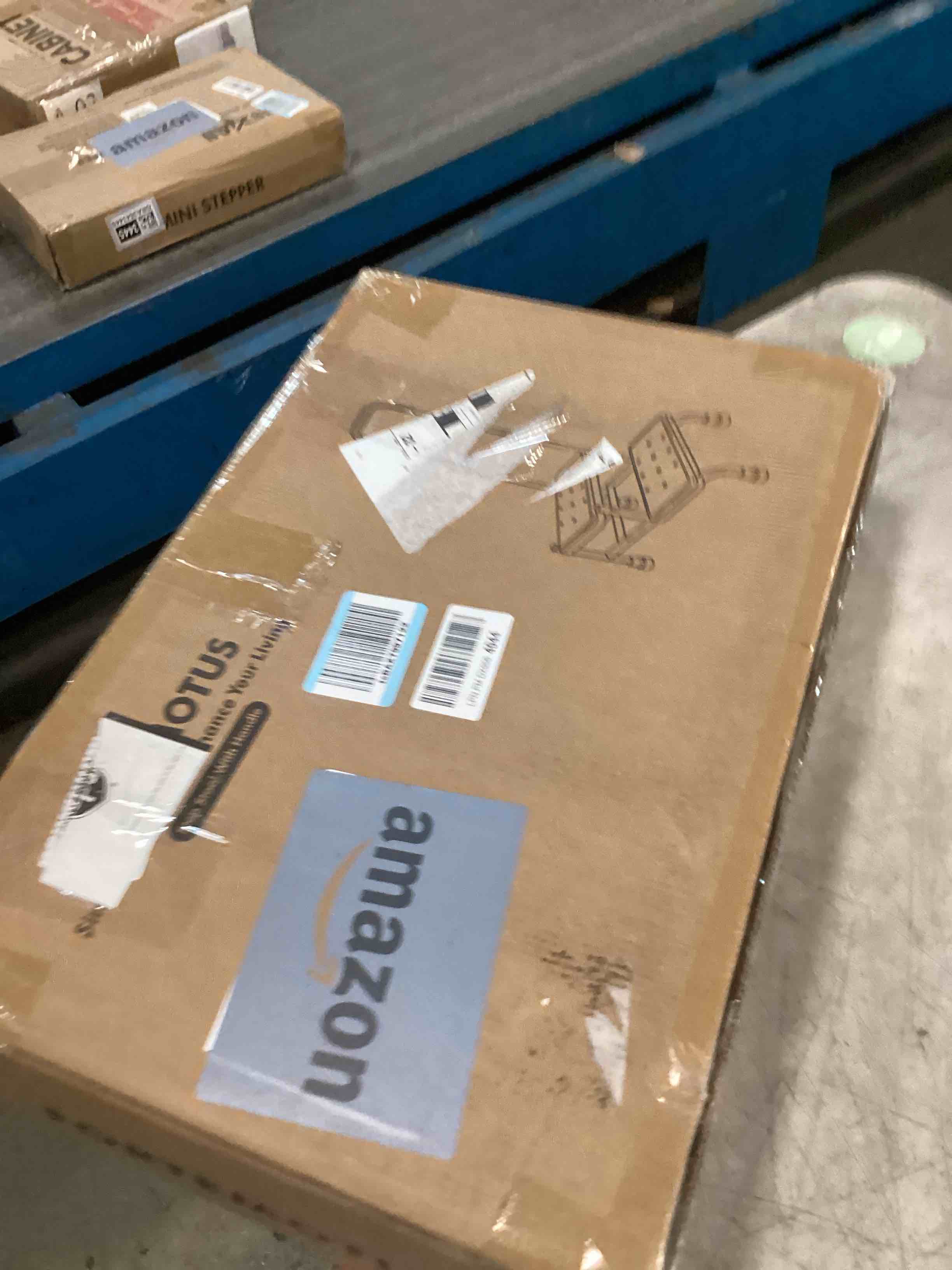 https://s3.amazonaws.com/lotting-images-prod/bidfta/BRN3445448_1750512134112.jpeg
