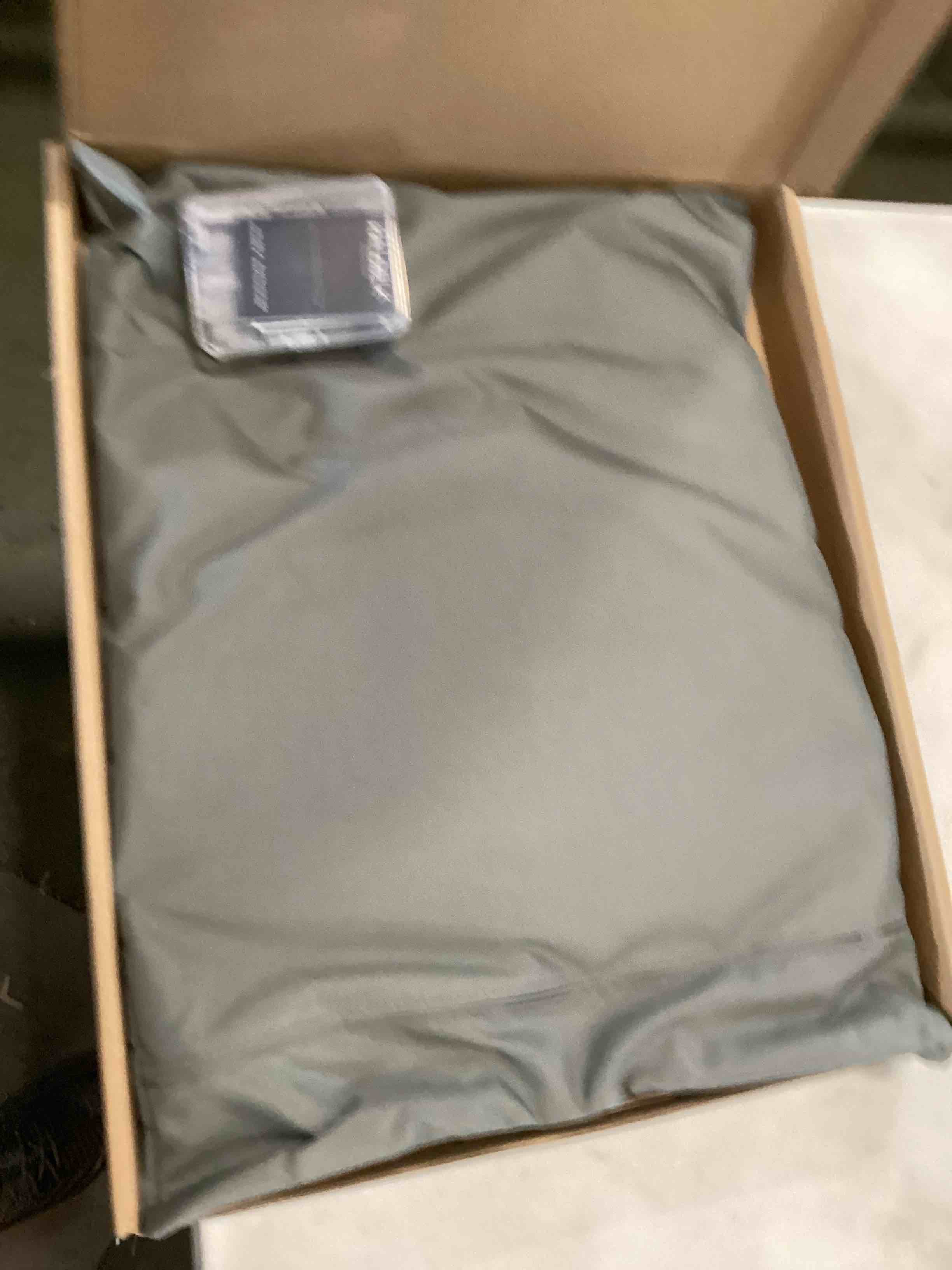 https://s3.amazonaws.com/lotting-images-prod/bidfta/BRN3445963_1751031275397.jpeg