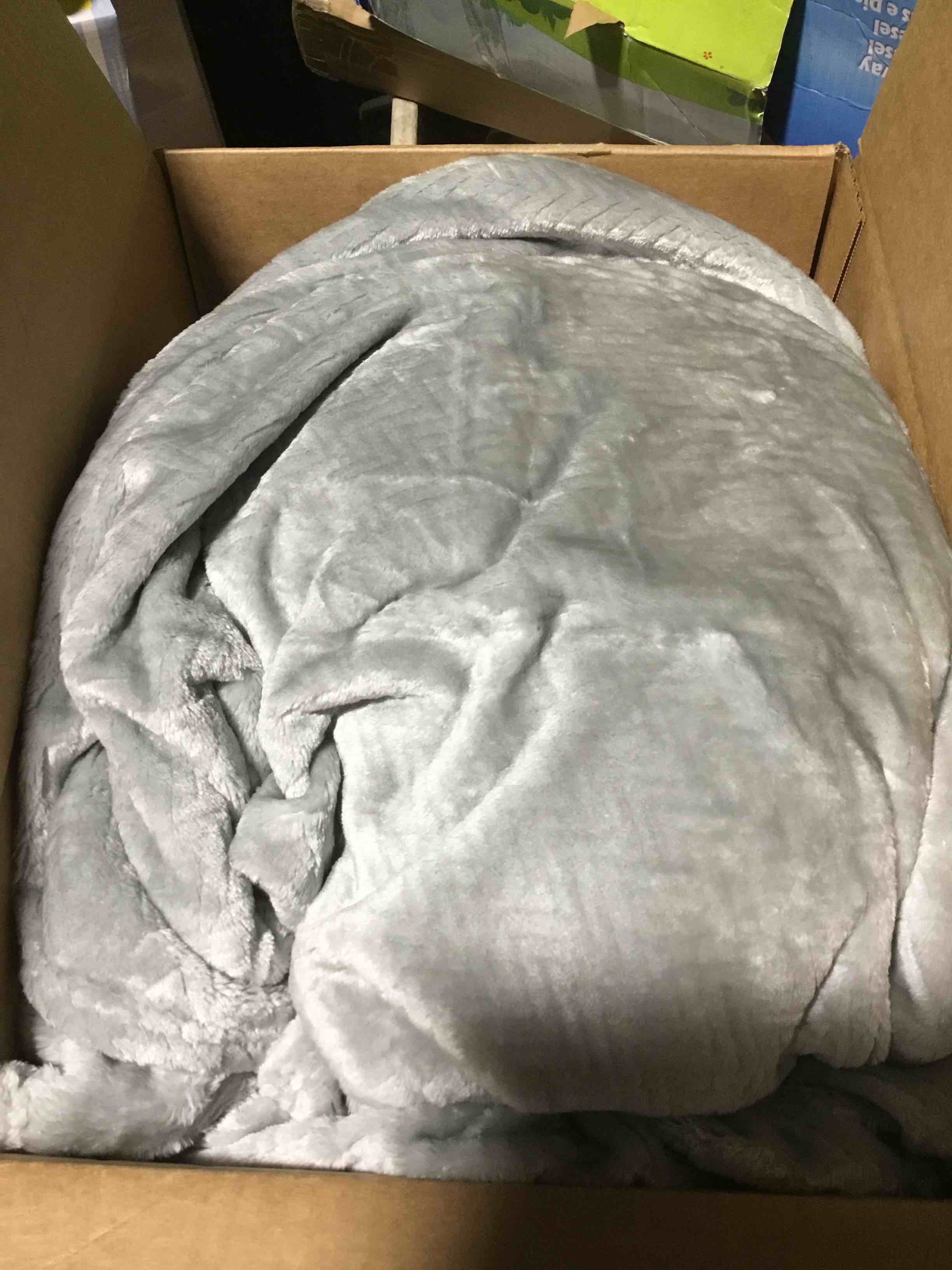 Member's Mark Oversized Cloud Touch Blanket