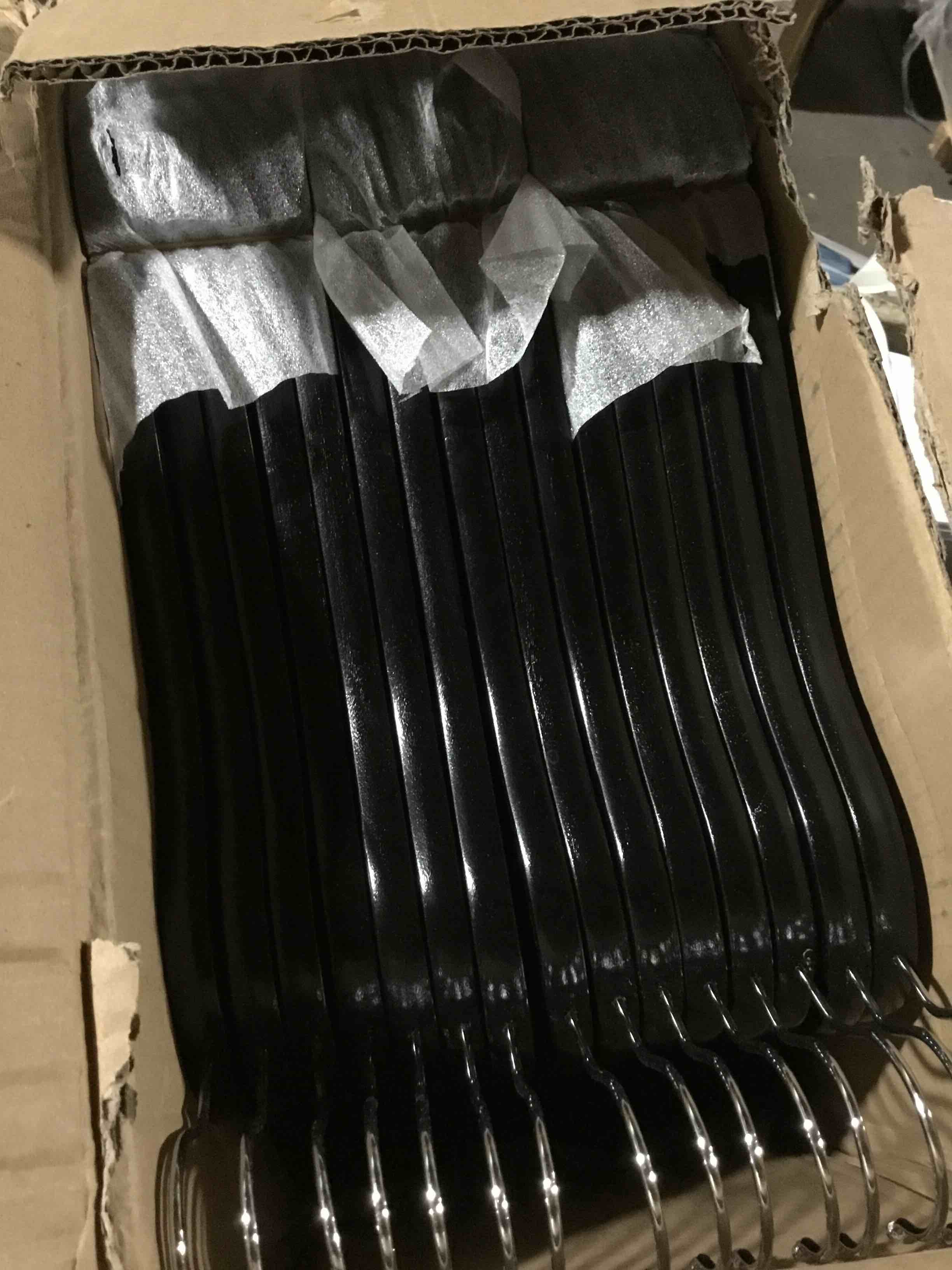 SereneLife 30 Pieces Wood Hangers Space Saving Heavy Duty Slim Suit Clothes Hanger Set With 360 Degree Swivel Metal Hook Can H