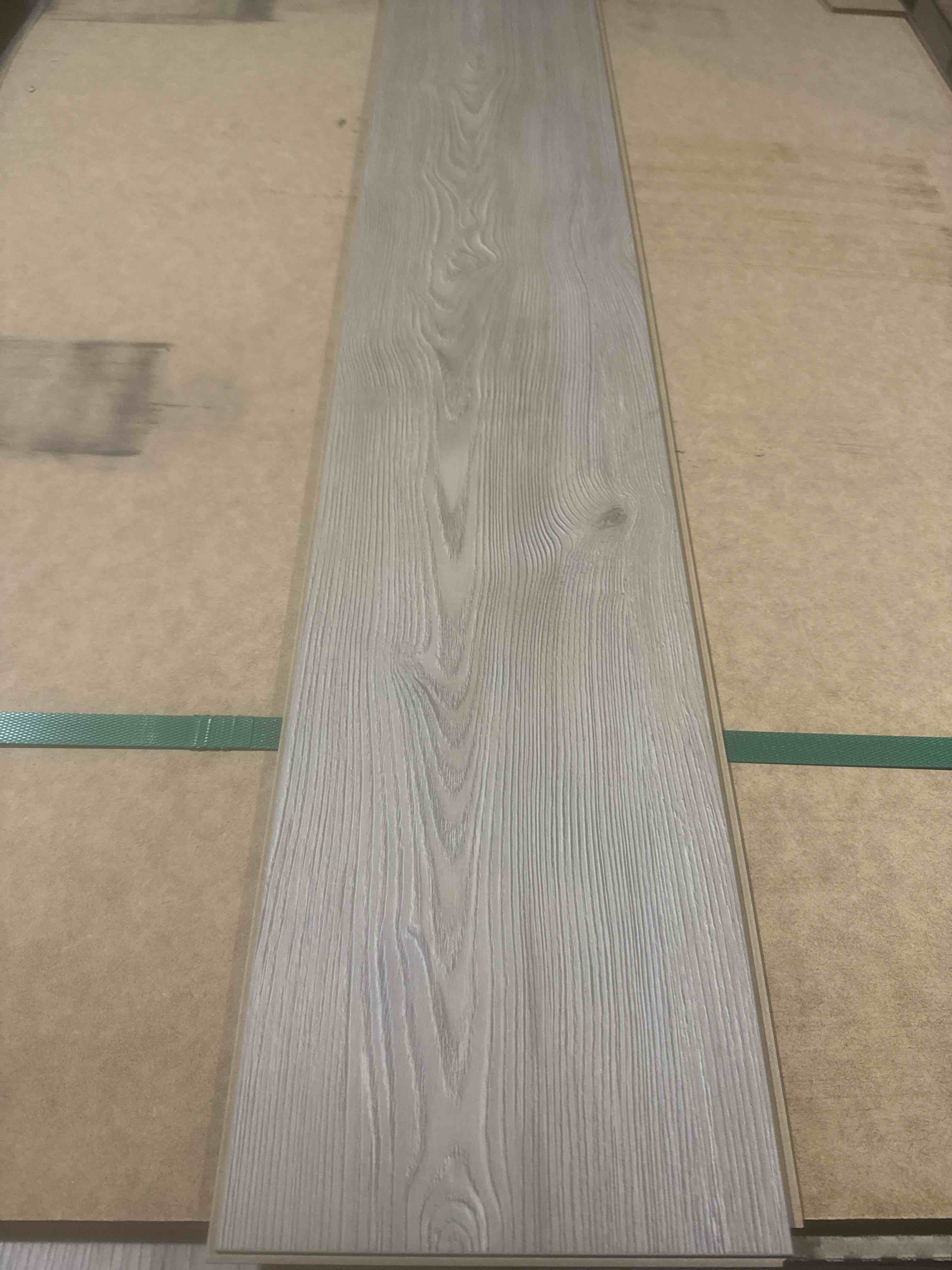 Laminate Wood Flooring (21.05 sq ft/ Box) 56 Boxes = 1178 Sq Ft - bid per sq ft