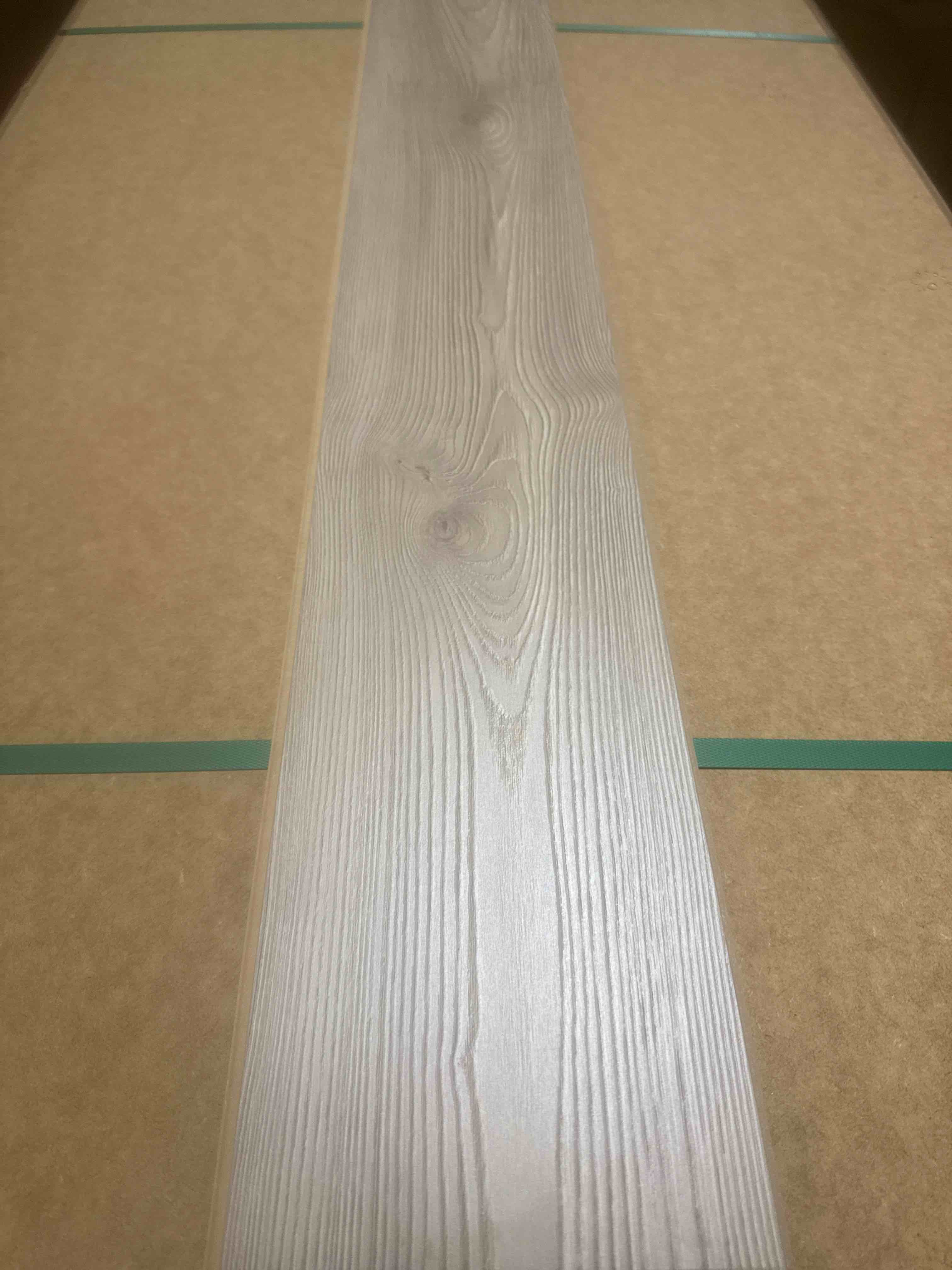 Laminate Wood Flooring (21.05 sq ft/ Box) 56 Boxes = 1178 Sq Ft - bid per sq ft 