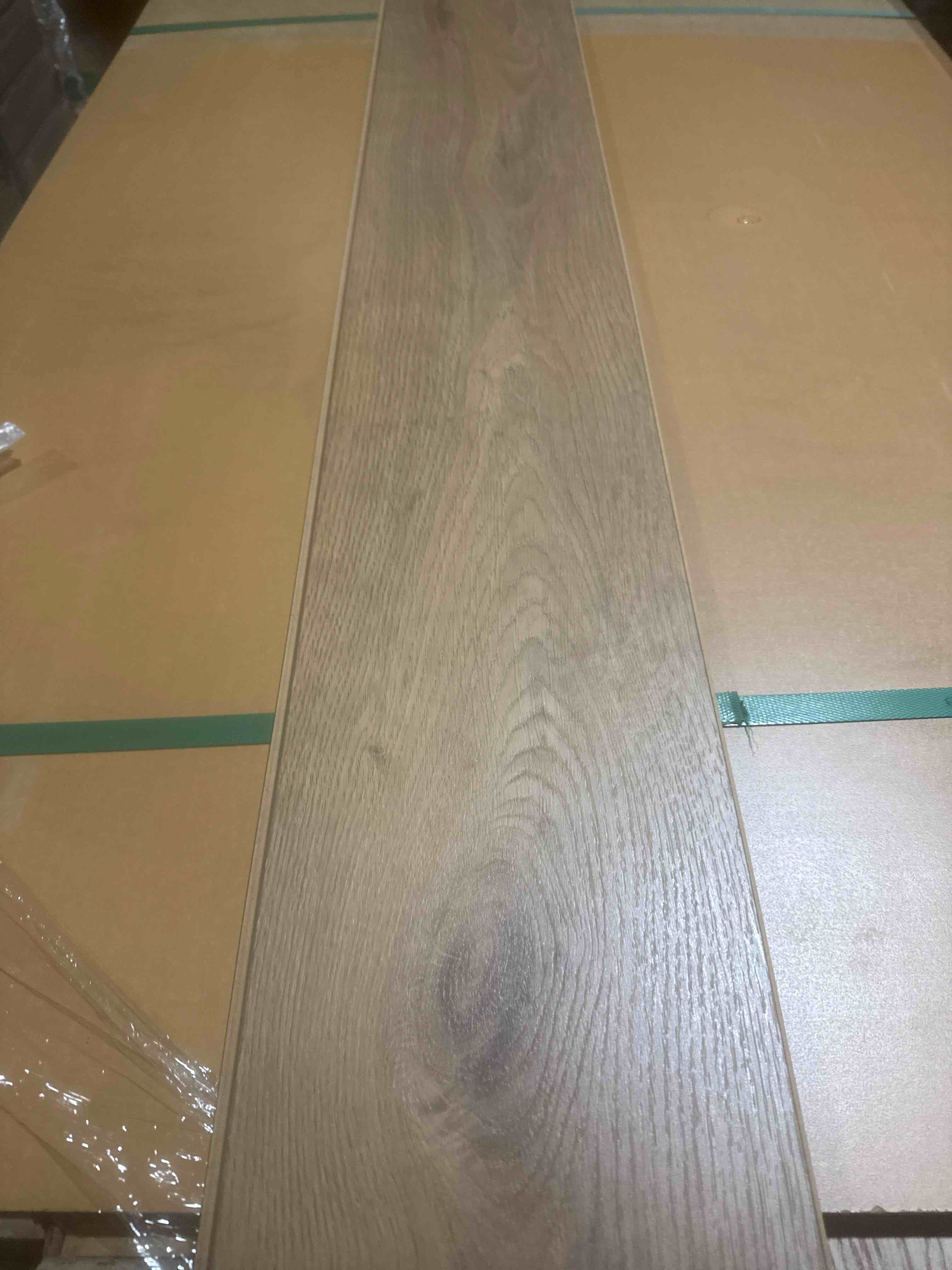 Laminate Wood Flooring 50.66 x 7.48  (15.78 sq ft/ Box) 56 Boxes = 884 Sq Ft 