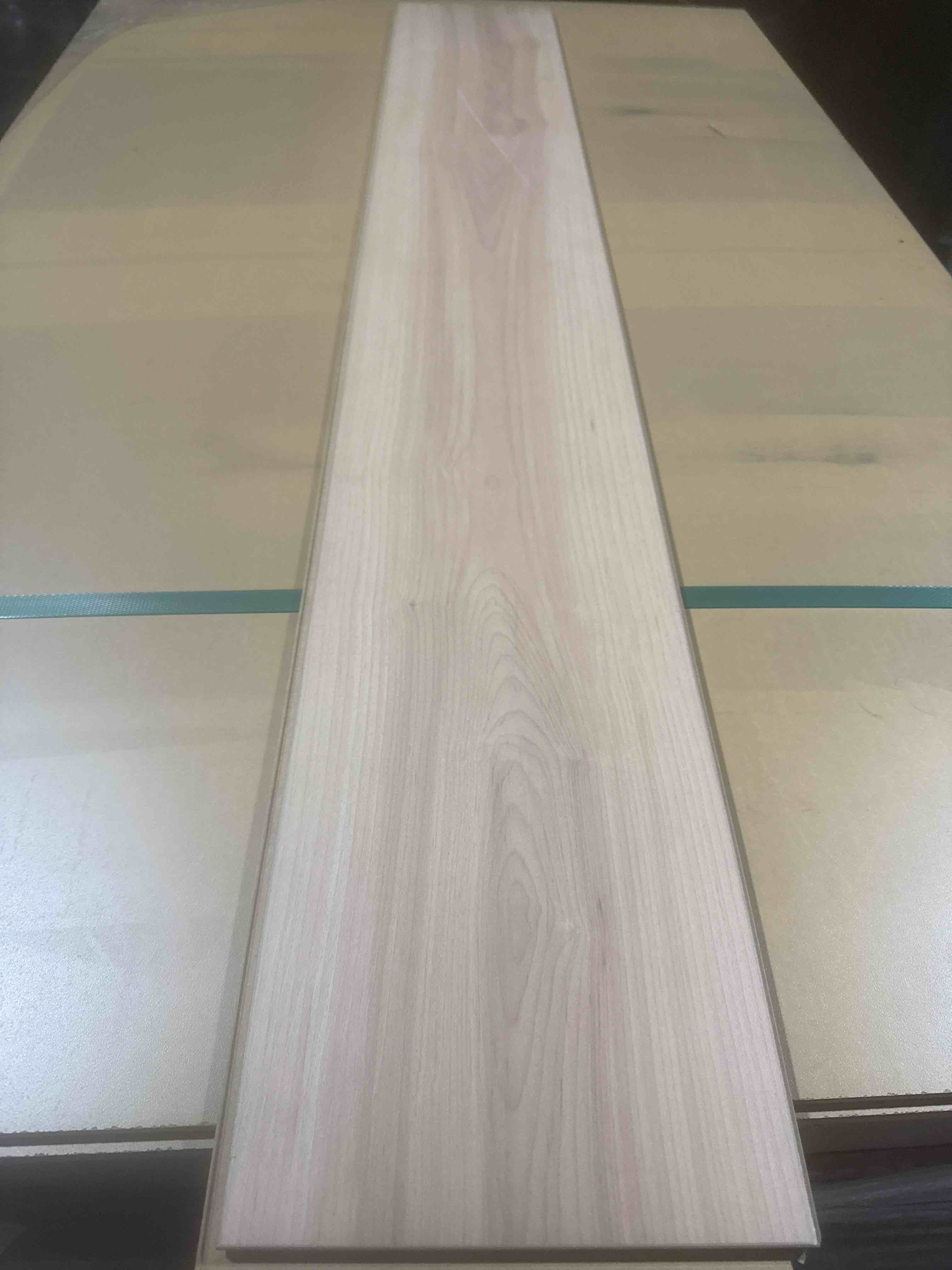 Laminate Wood Flooring 50.66 x 7.48 (15.78 sq ft/ Box) 56 Boxes = 884 Sq Ft