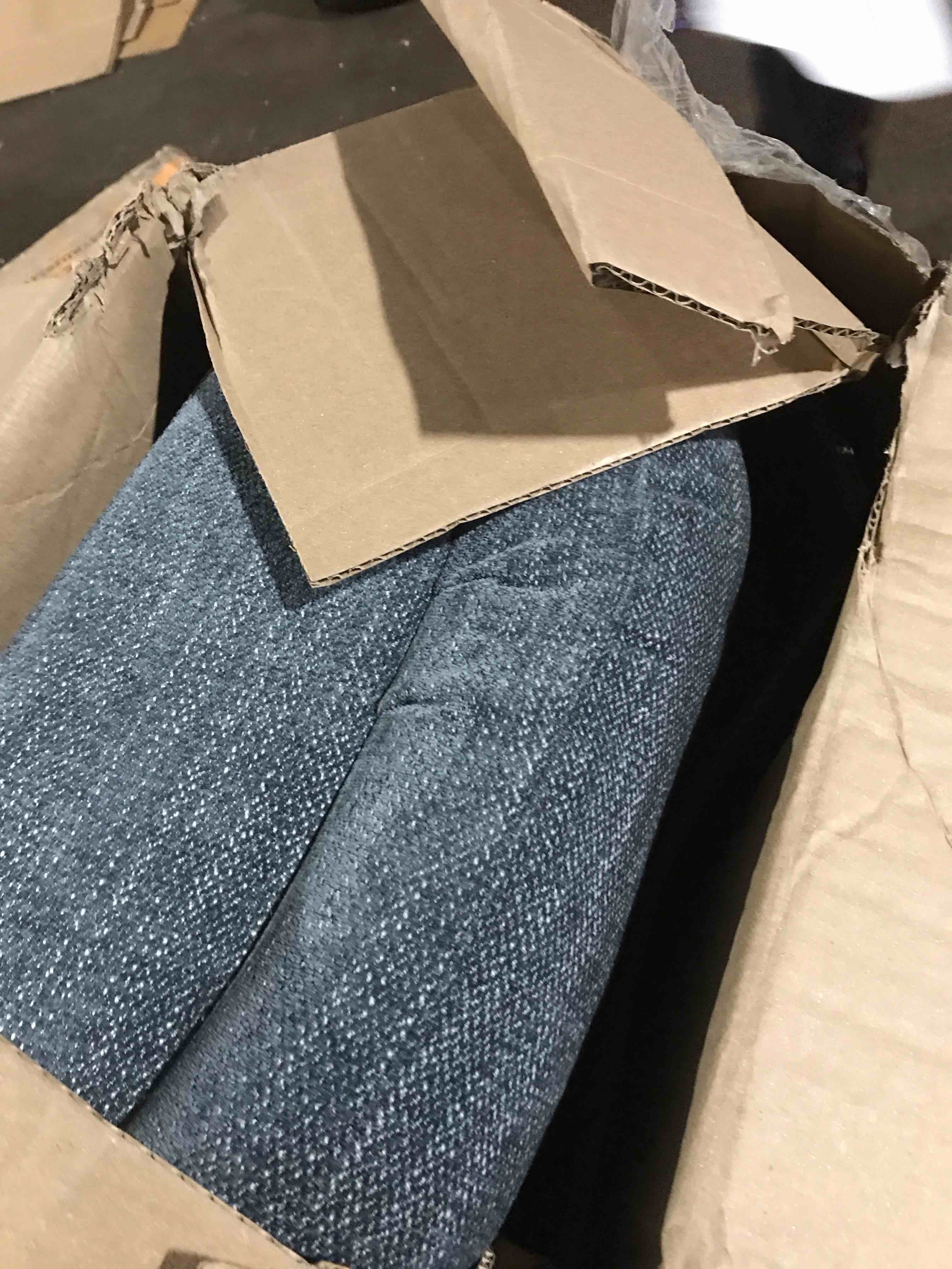 https://s3.amazonaws.com/lotting-images-prod/bidfta/BRN3569076_1750332470259.jpeg