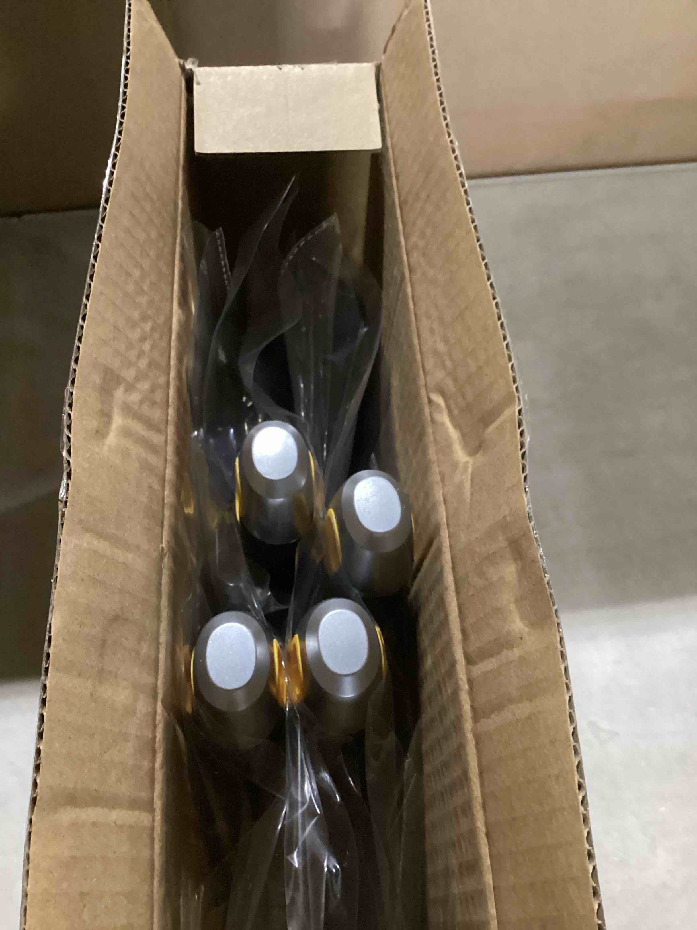 https://s3.amazonaws.com/lotting-images-prod/bidfta/BRN3570765_1752168085233.jpeg