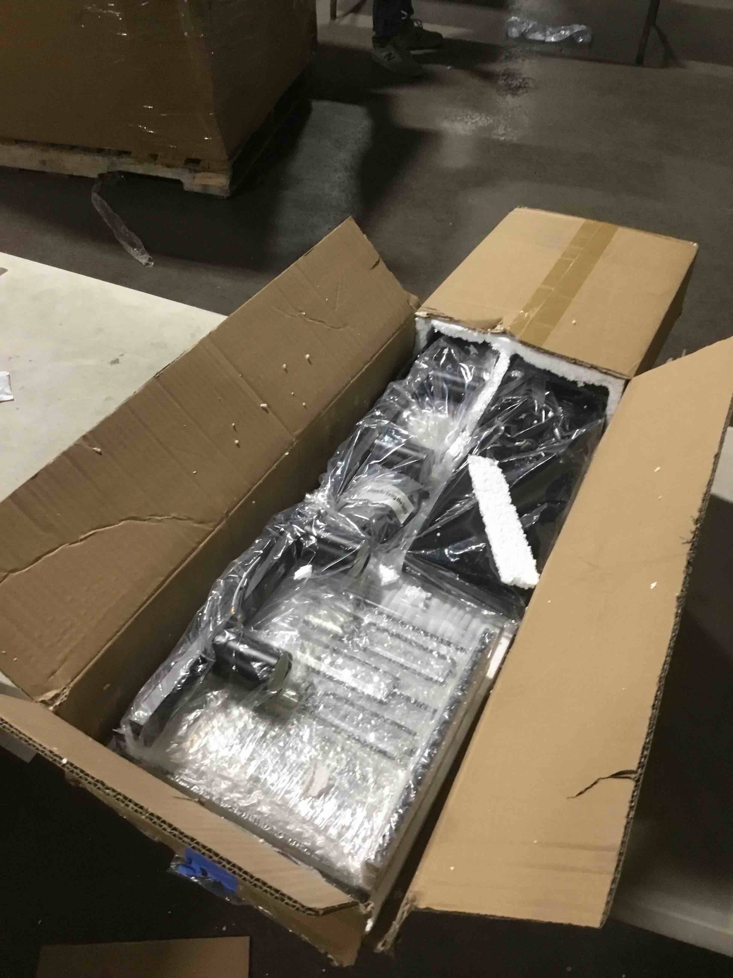 https://s3.amazonaws.com/lotting-images-prod/bidfta/BRN3571012_1745840660237.jpeg