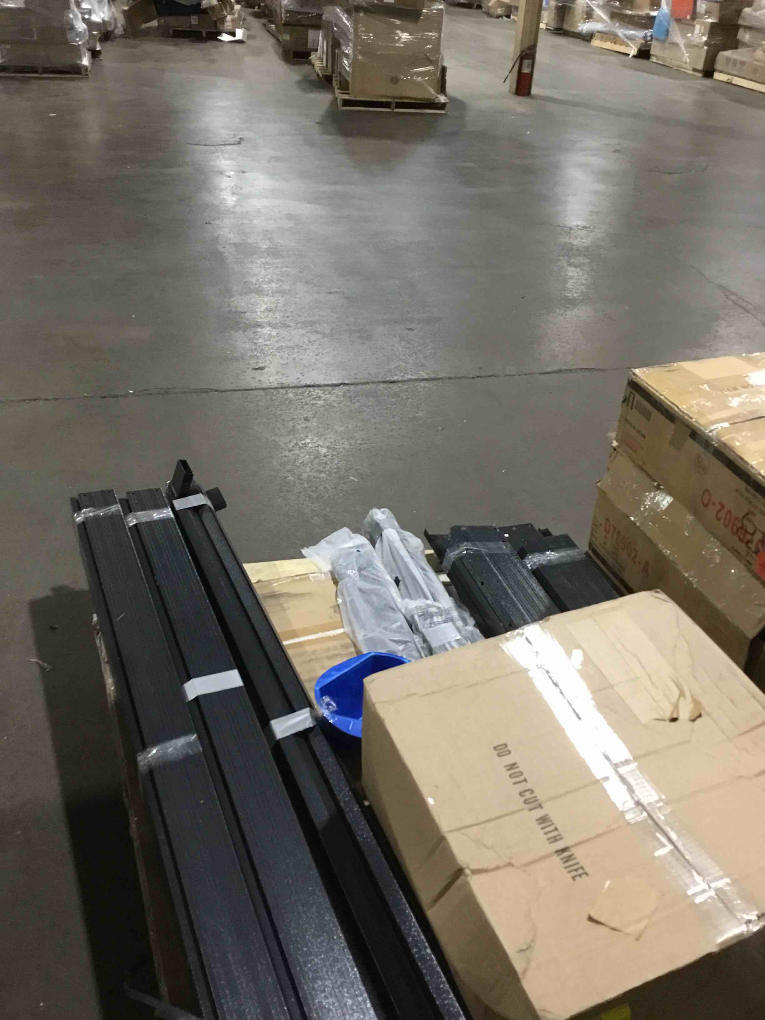 https://s3.amazonaws.com/lotting-images-prod/bidfta/BRN3571110_1746190404276.jpeg