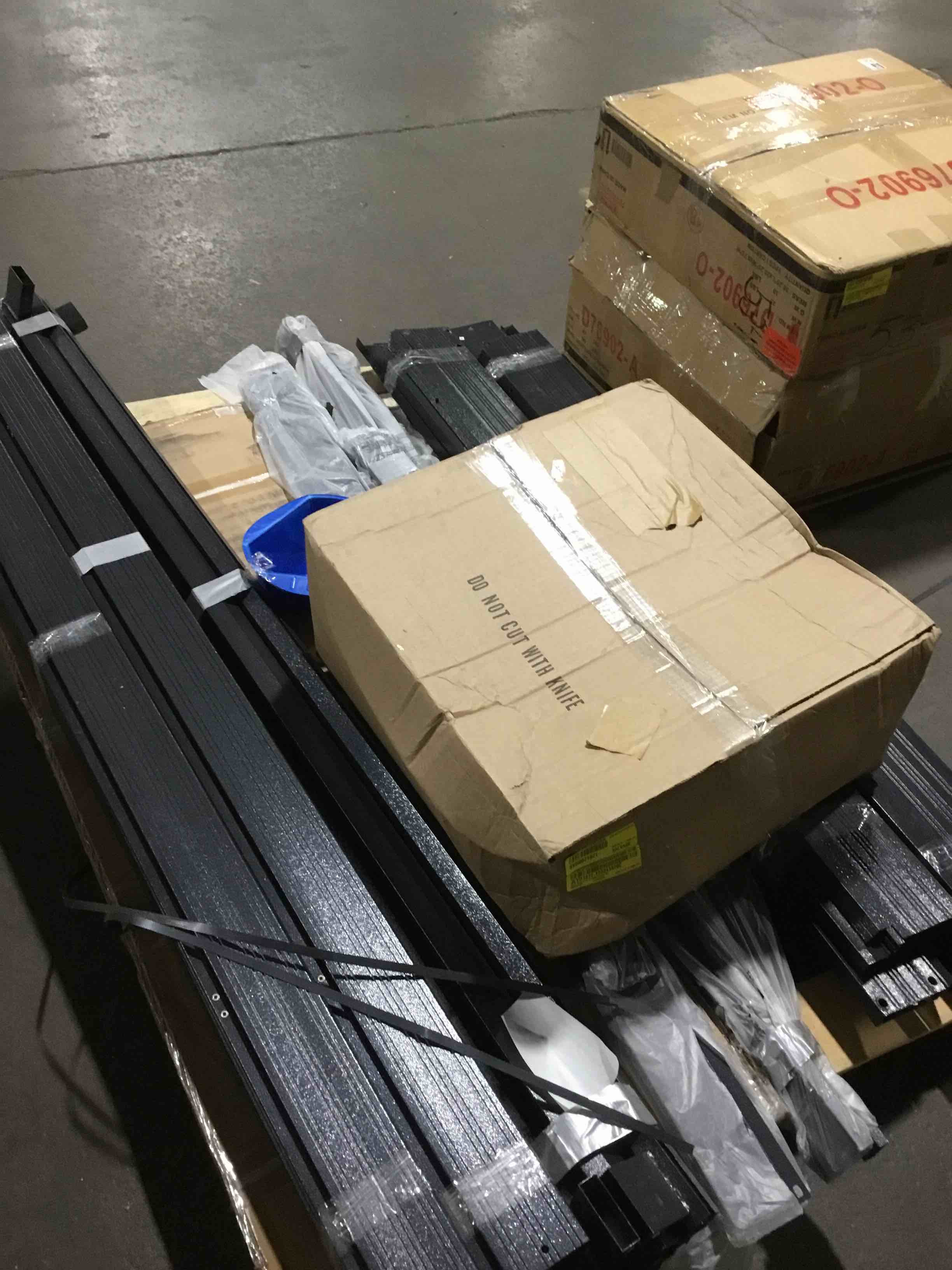 https://s3.amazonaws.com/lotting-images-prod/bidfta/BRN3571110_1746190408000.jpeg