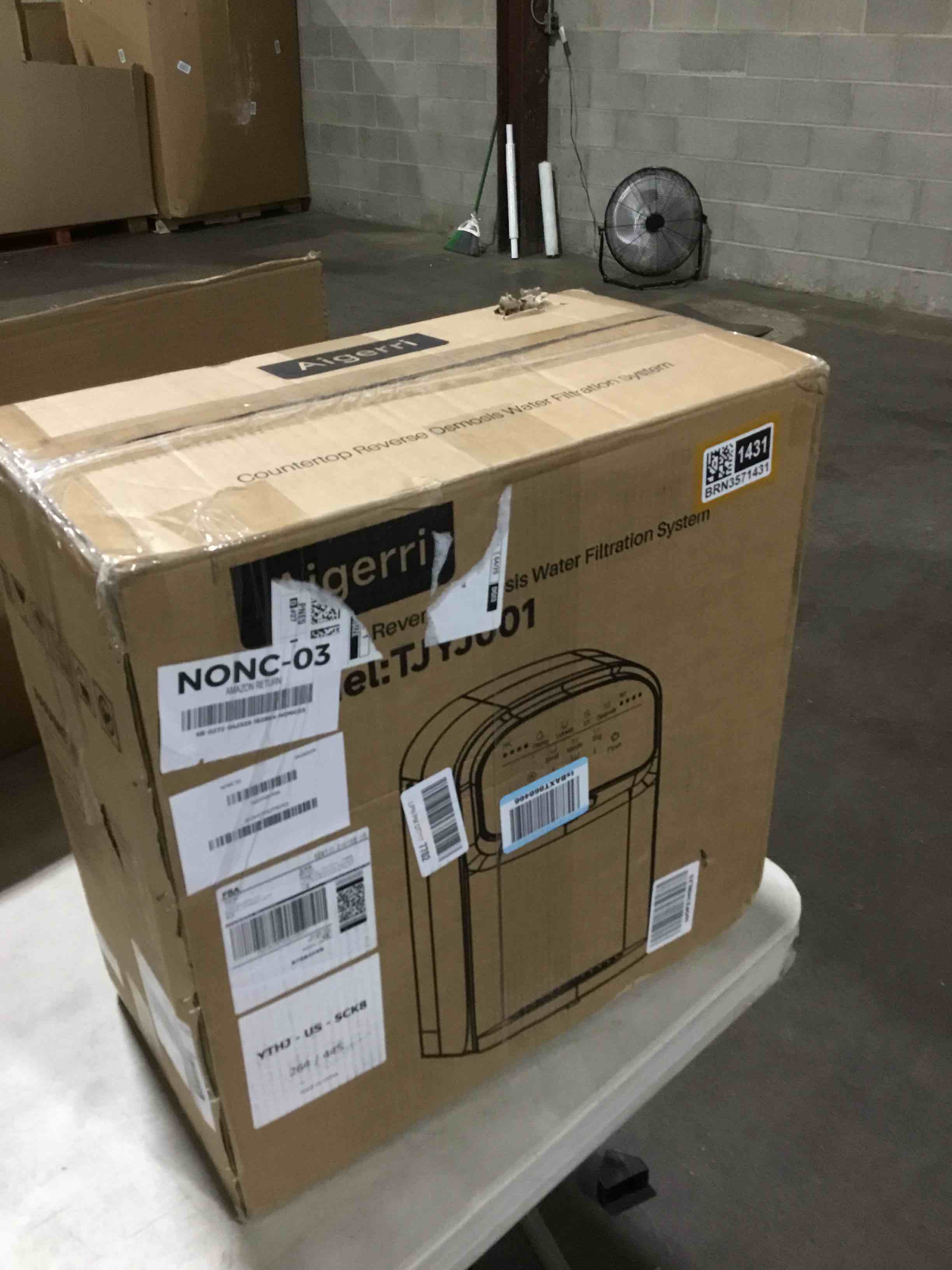 https://s3.amazonaws.com/lotting-images-prod/bidfta/BRN3571431_1747066493836.jpeg