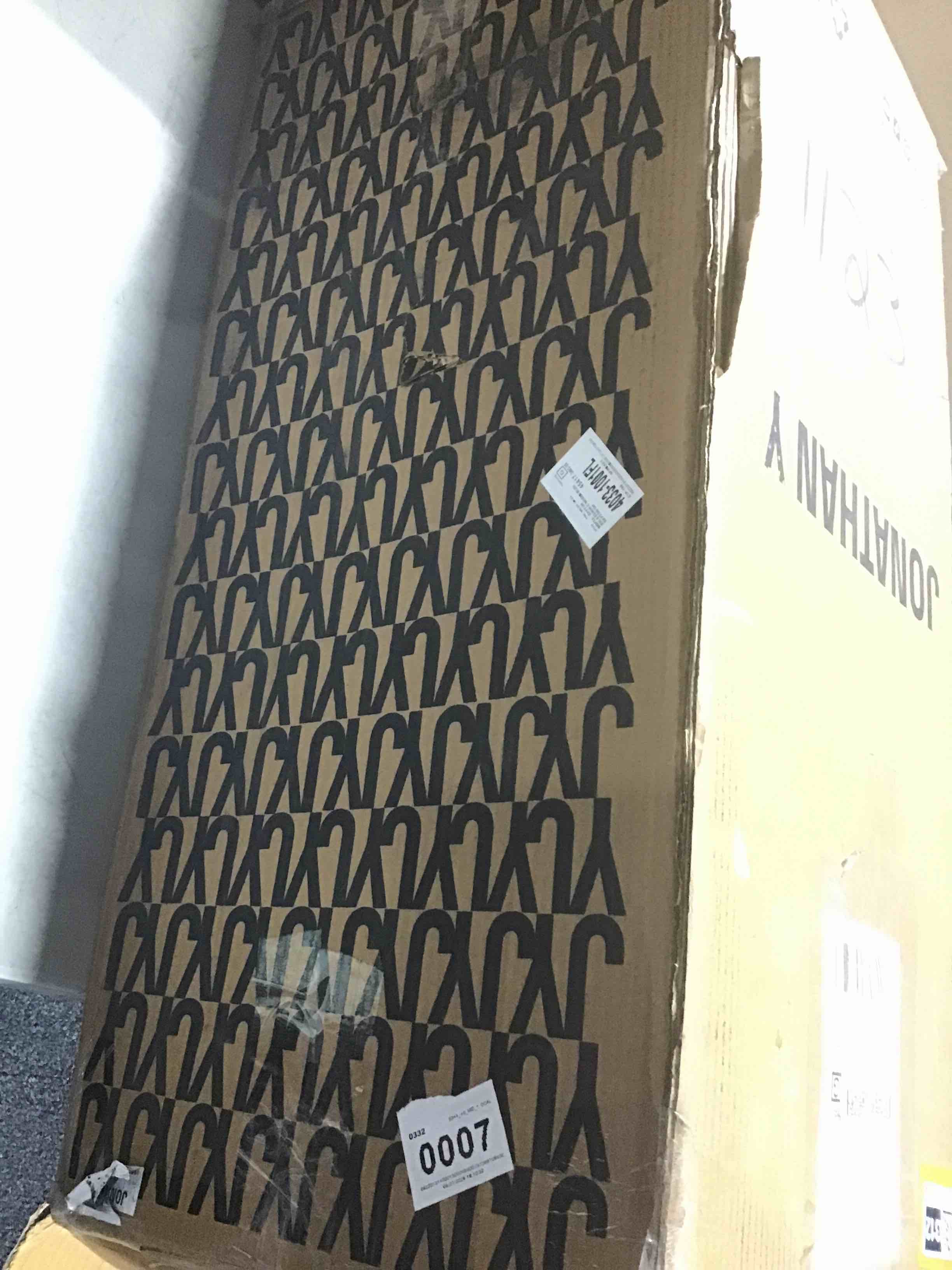 https://s3.amazonaws.com/lotting-images-prod/bidfta/BRN3573312_1749813001586.jpeg