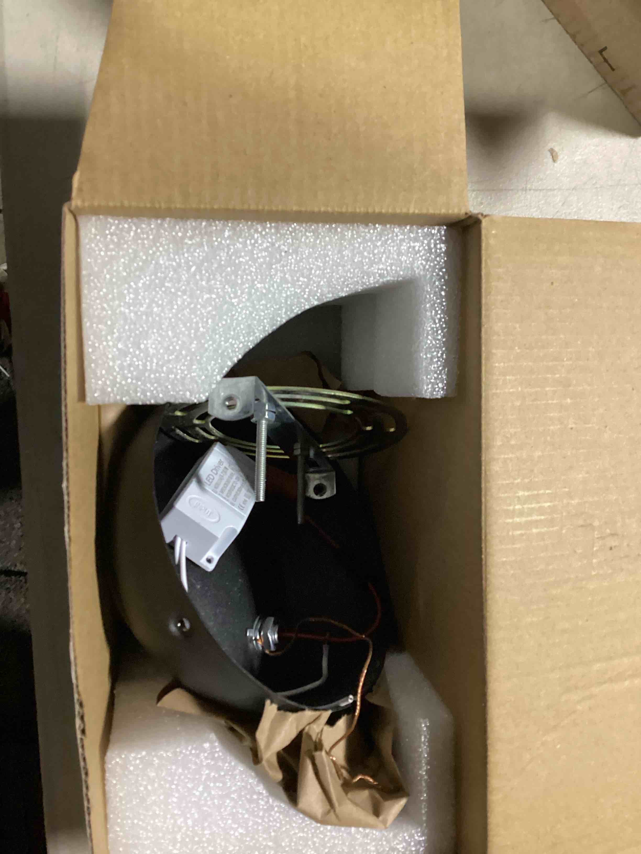 https://s3.amazonaws.com/lotting-images-prod/bidfta/BRN3573712_1750249104623.jpeg