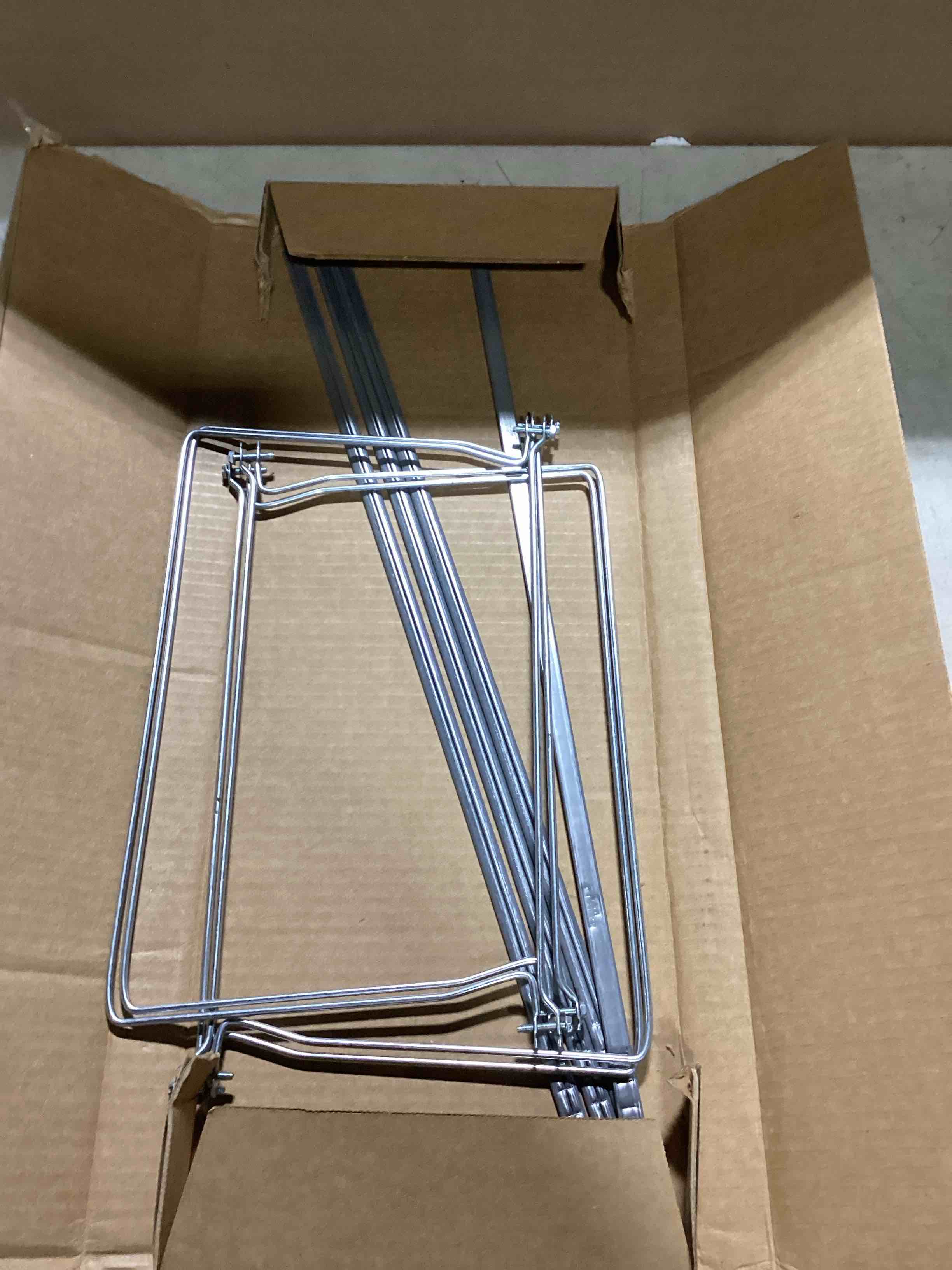 https://s3.amazonaws.com/lotting-images-prod/bidfta/BRN3573997_1750782045288.jpeg