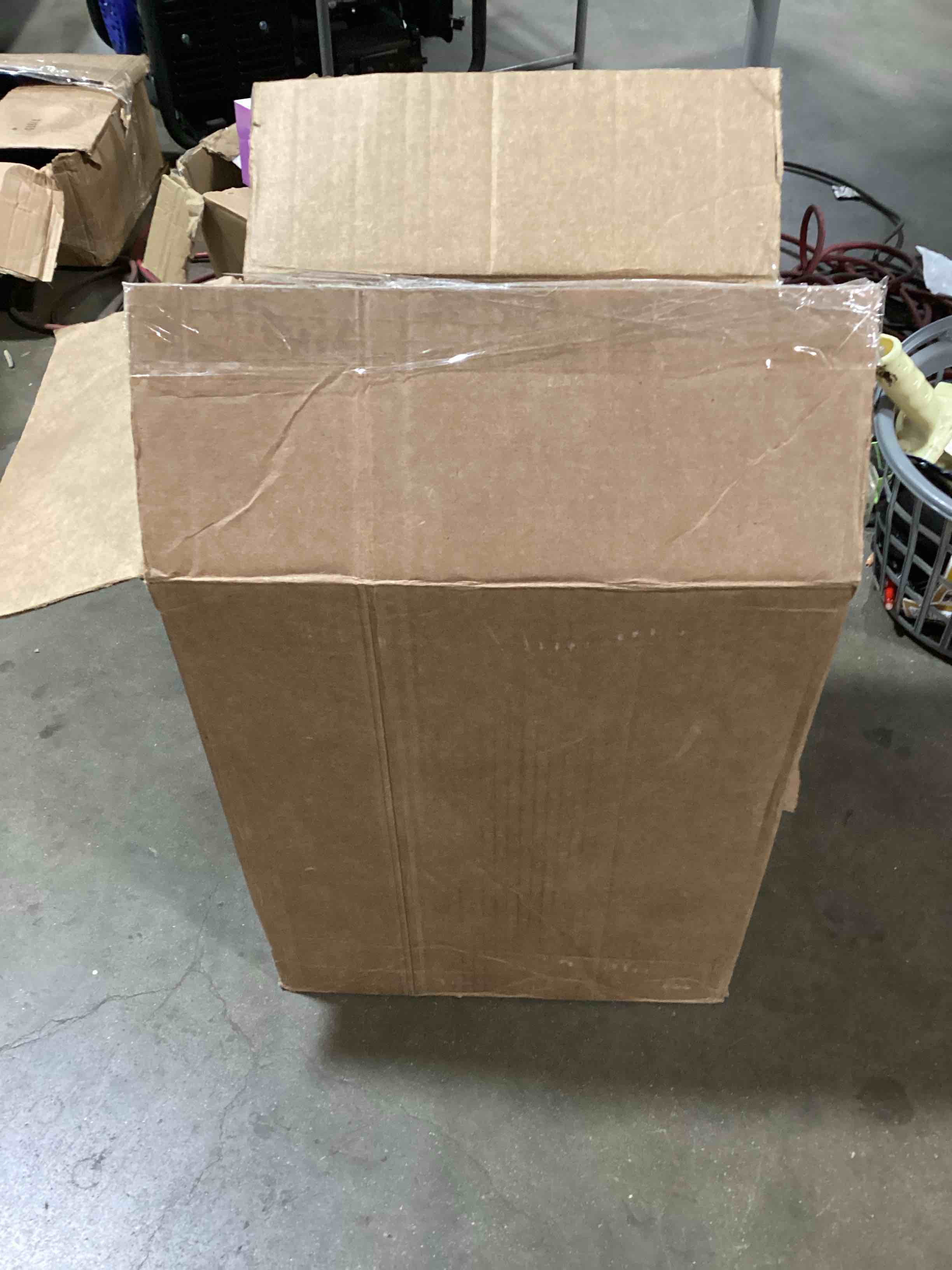 https://s3.amazonaws.com/lotting-images-prod/bidfta/BRN3575996_1759926893661.jpeg