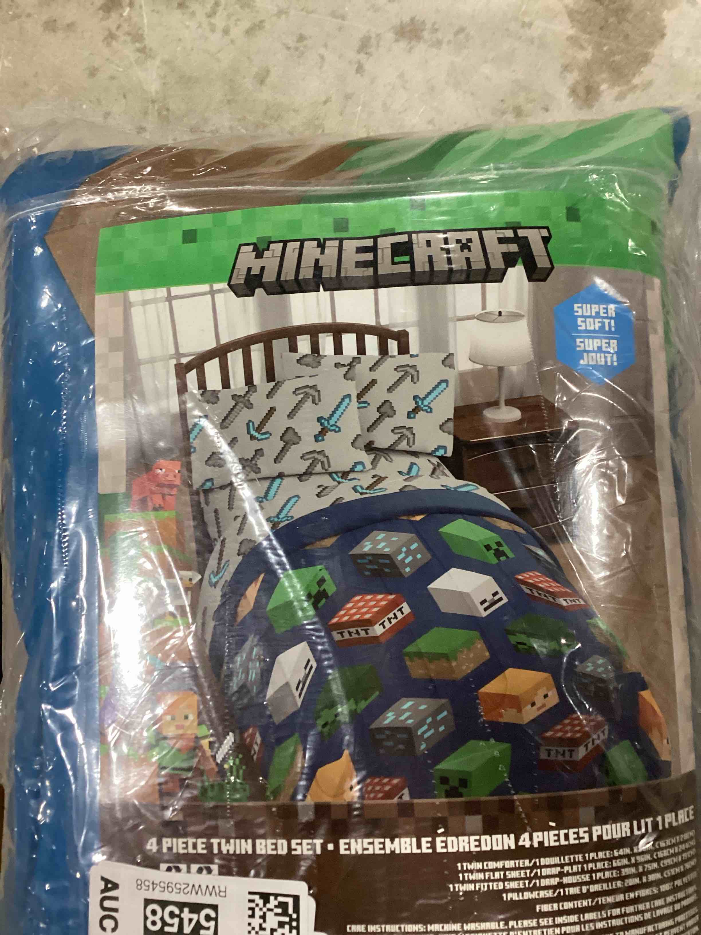 Jay Franco Minecraft Isometric 4 Piece Twin Bed Set - Includes Comforter & Sheet Set - Bedding Features Creeper - Super Soft Fade Resistant Polyester - (Official Minecraft Product)