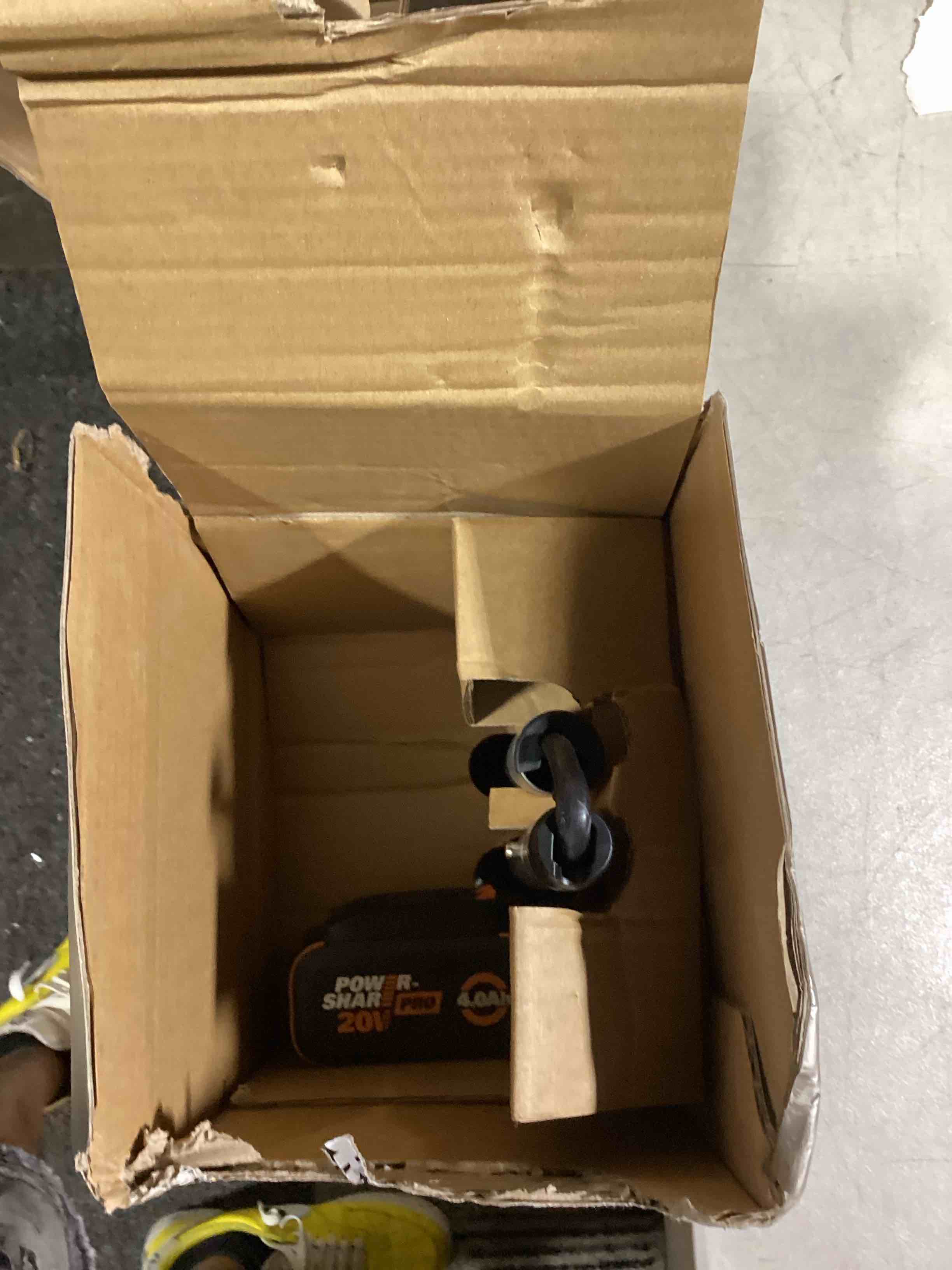 https://s3.amazonaws.com/lotting-images-prod/bidfta/BRN3577023_1750789240031.jpeg