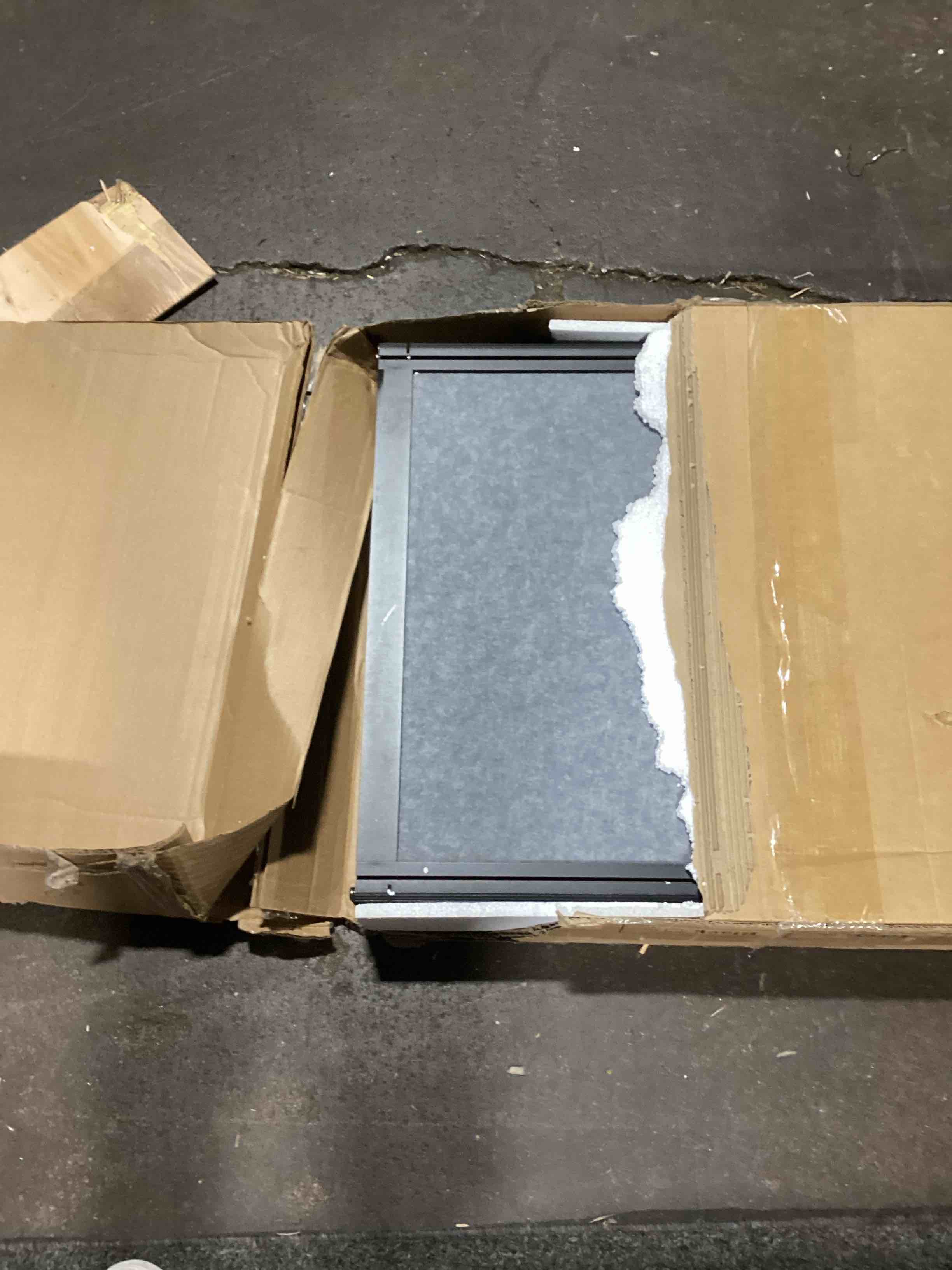 https://s3.amazonaws.com/lotting-images-prod/bidfta/BRN3577151_1750937337557.jpeg