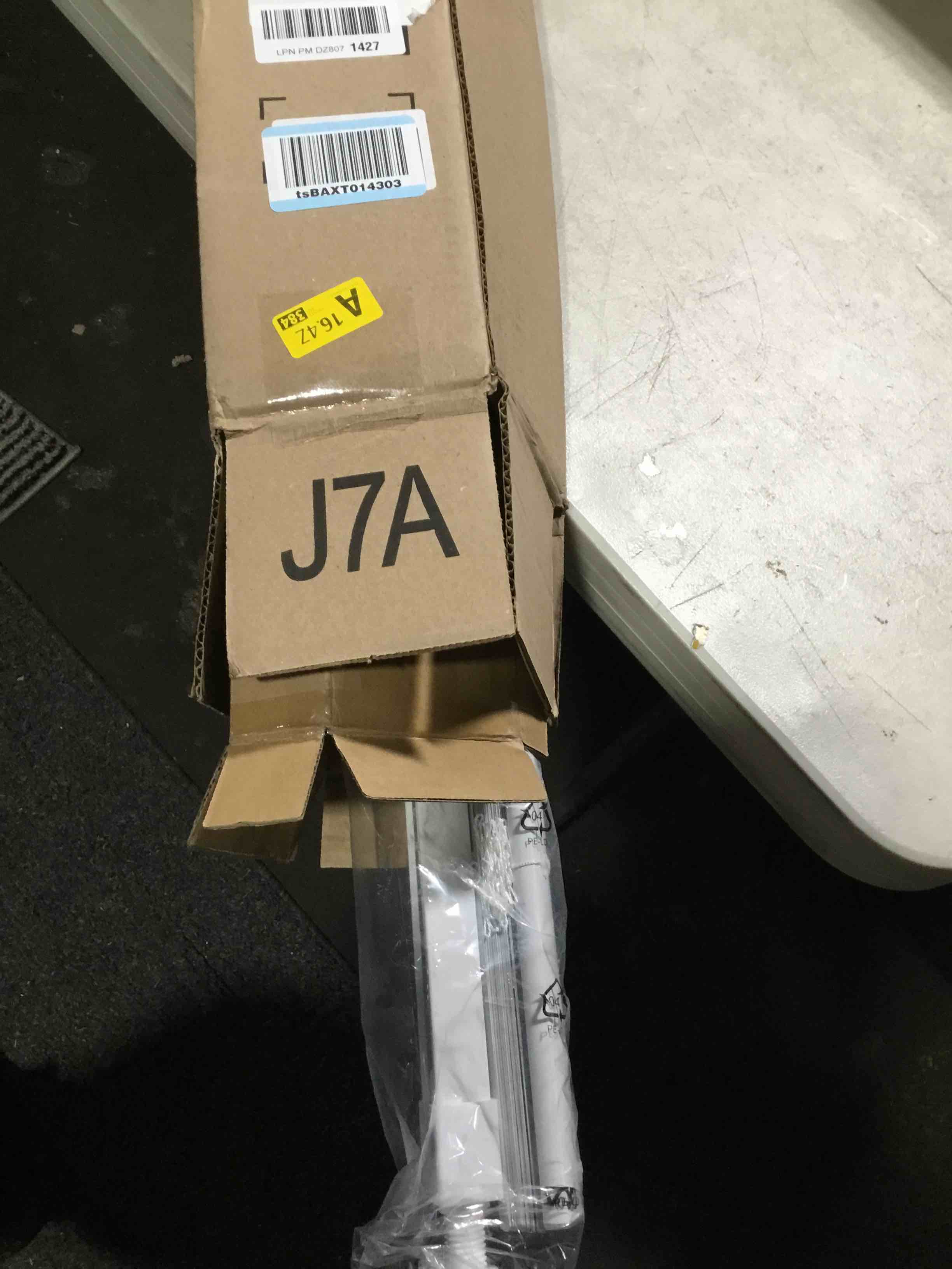 https://s3.amazonaws.com/lotting-images-prod/bidfta/BRN3577399_1751289642114.jpeg