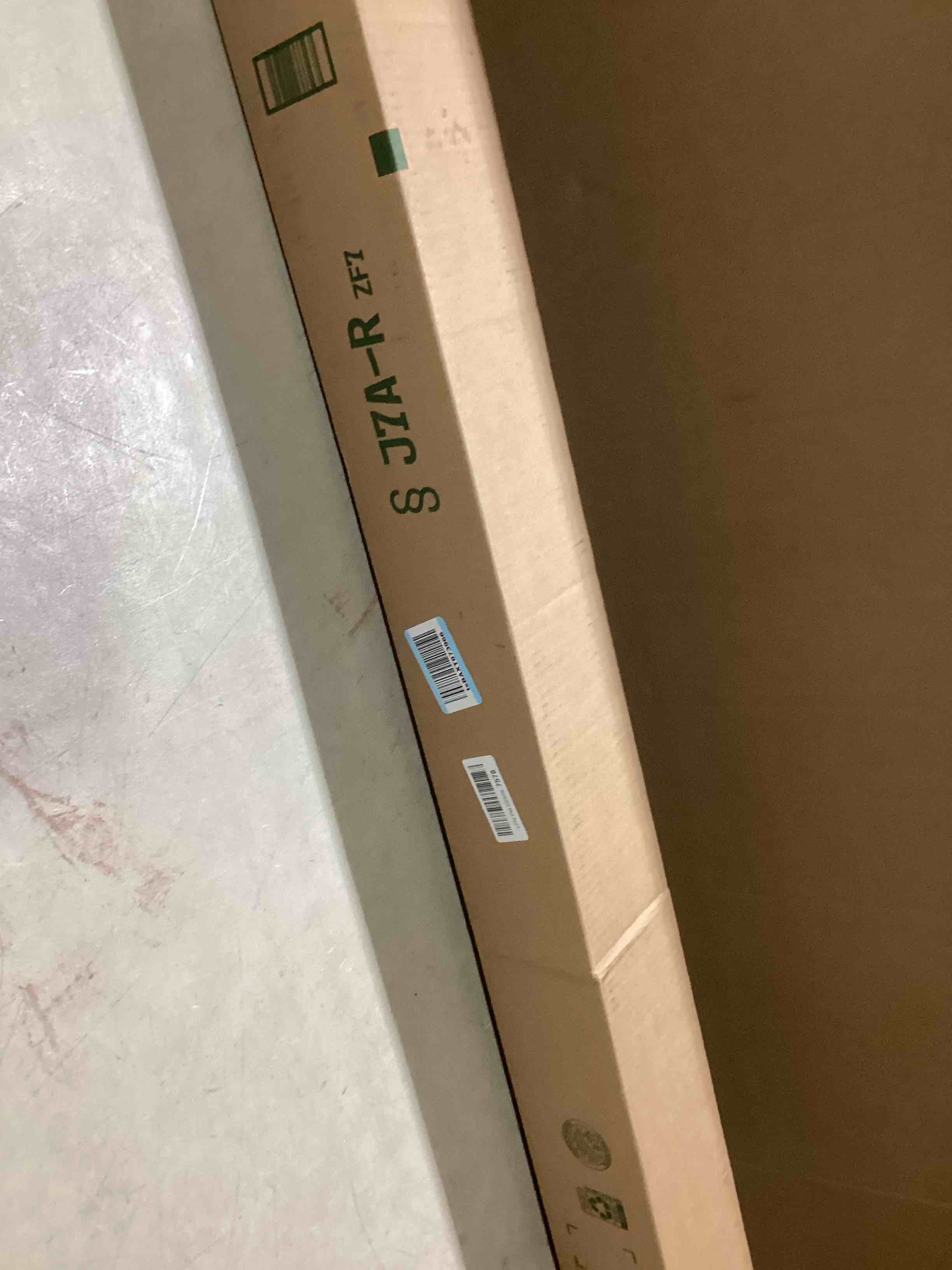 https://s3.amazonaws.com/lotting-images-prod/bidfta/BRN3577860_1751546890186.jpeg