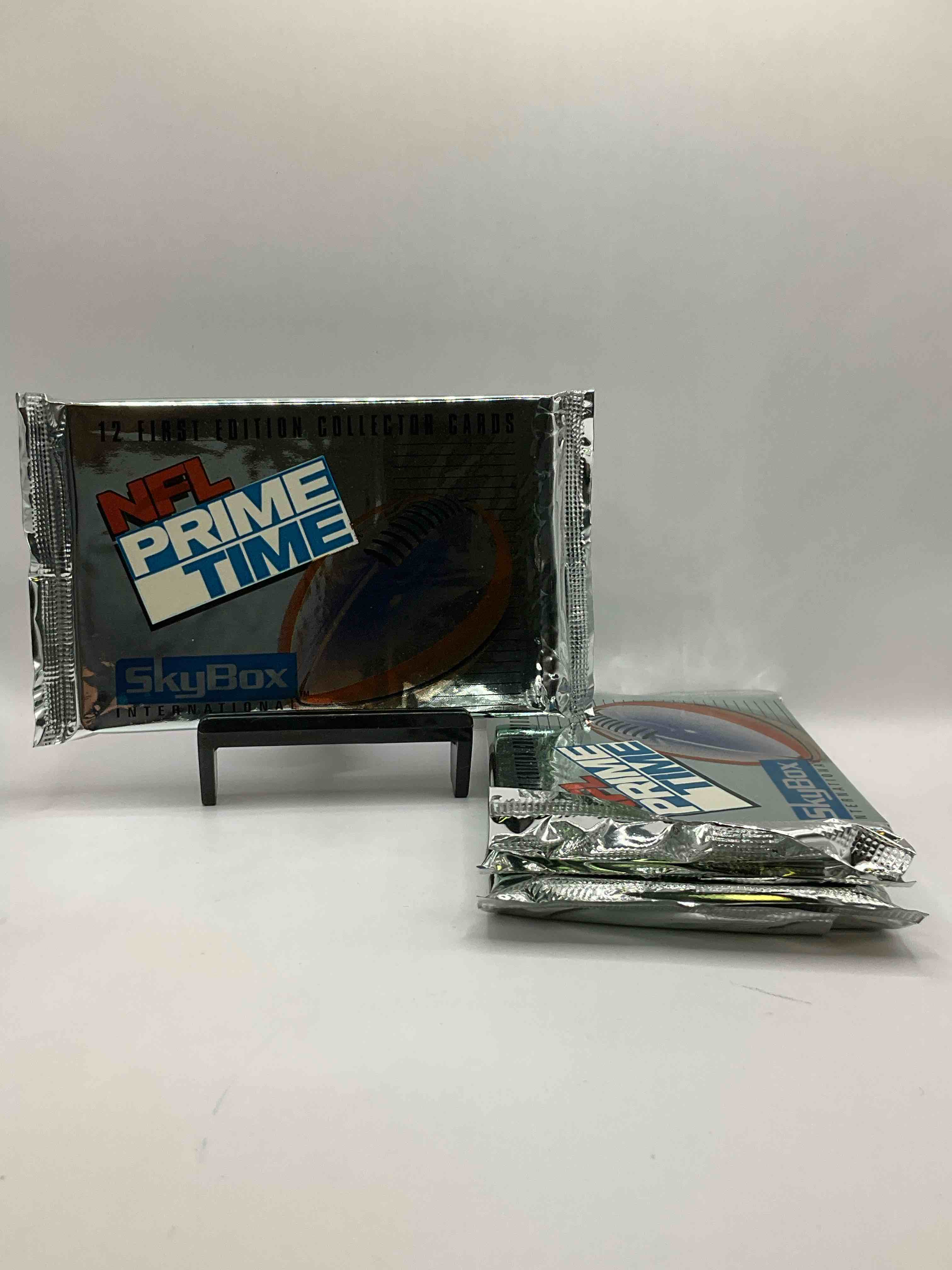 NFL Primetime Skybox Unopened Packs! 1992 Skybox Football Packs! 12 Cards Per Pack, Search For Emmitt Smith, Barry Sanders, Bo Jackson, Troy Aikman, Jerry Rice & More!