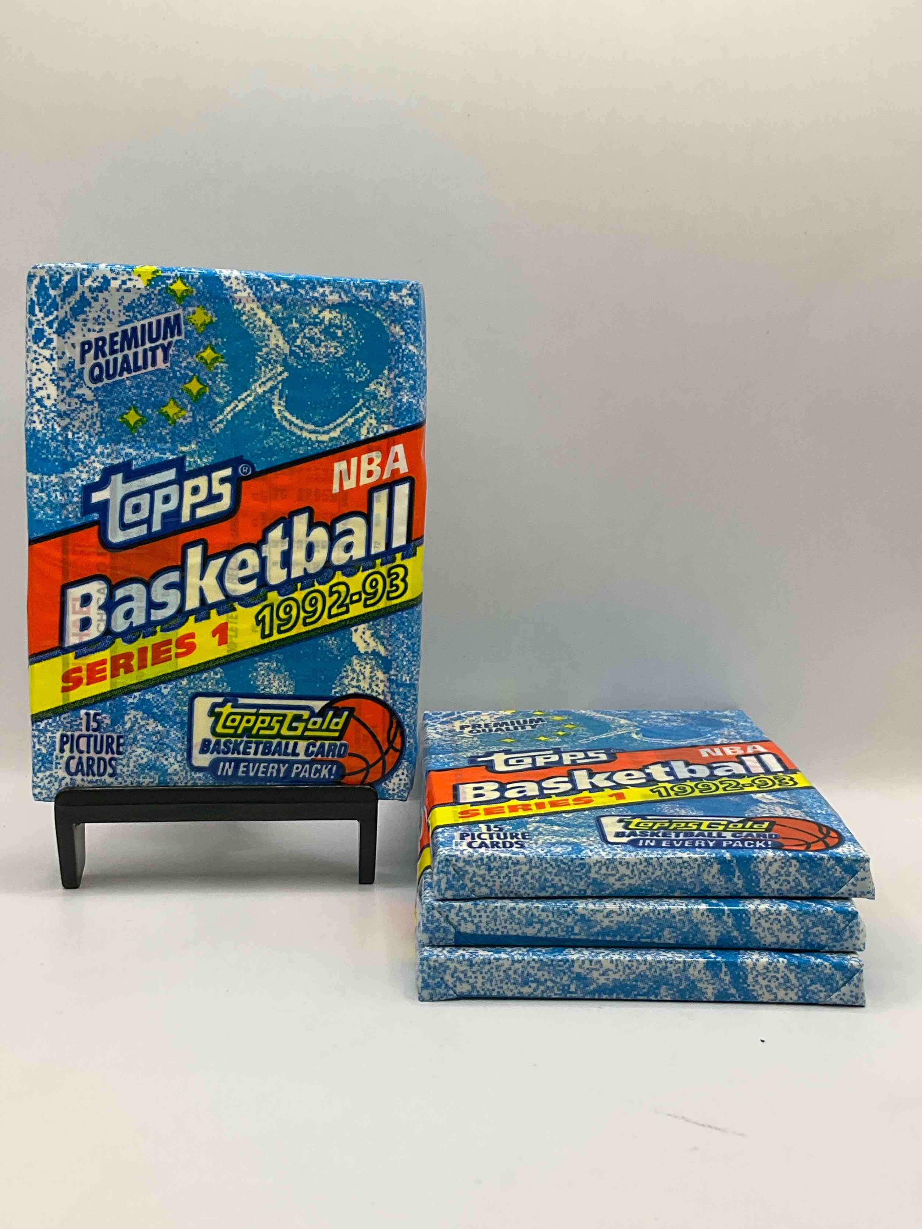 Topps Basketball Gold! Shaq Rookie Year! Possible Michael Jordan! 1992-93 Topps Basketball Packs, Straight From Box! Each Pack Has A Topps Gold Basketball Card, Which Can Be Super Valuable! Search For Shaquille O’Neal Rookie Card, Michael Jordan Cards, Alonzo Mourning Rookie Cards, Jordan 50 Point Club Card & More! Insane Basketball Bonanza!