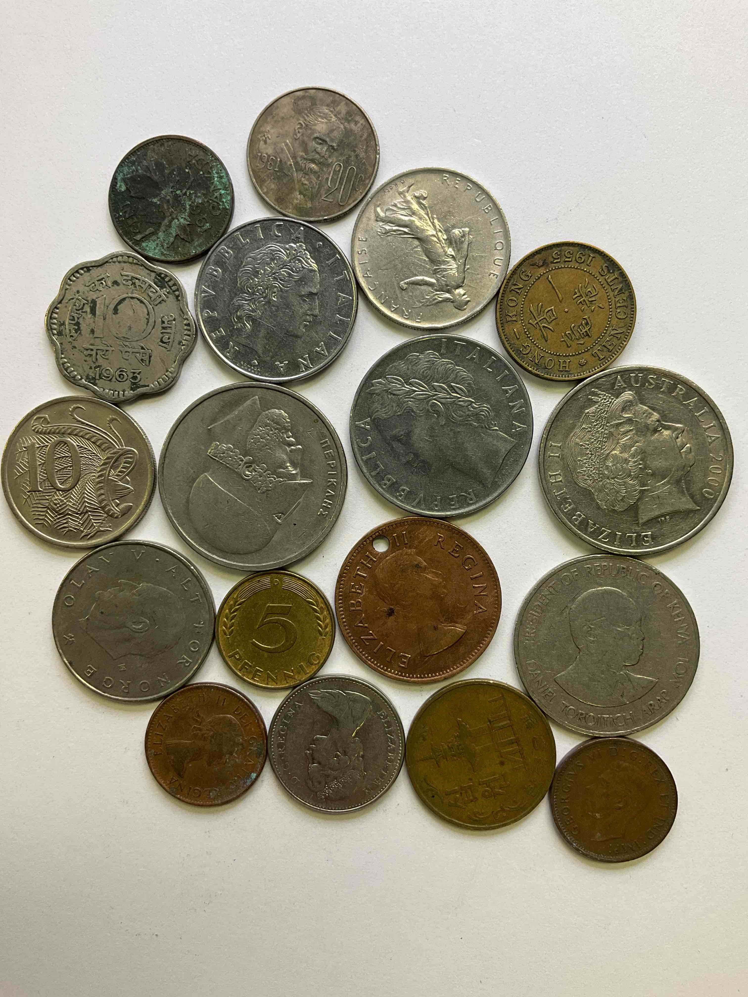 World Coins, Antique & Vintage! Each Lot Is Unique! Many Different Years, Countries, Sizes & Exotic Places. This Cool Collection Of Antique Coins From Around The World Is Loads Of Fun! Have Fun Identifying Each Coin & Country As A Great Educational Tool! A Great Investment Too!