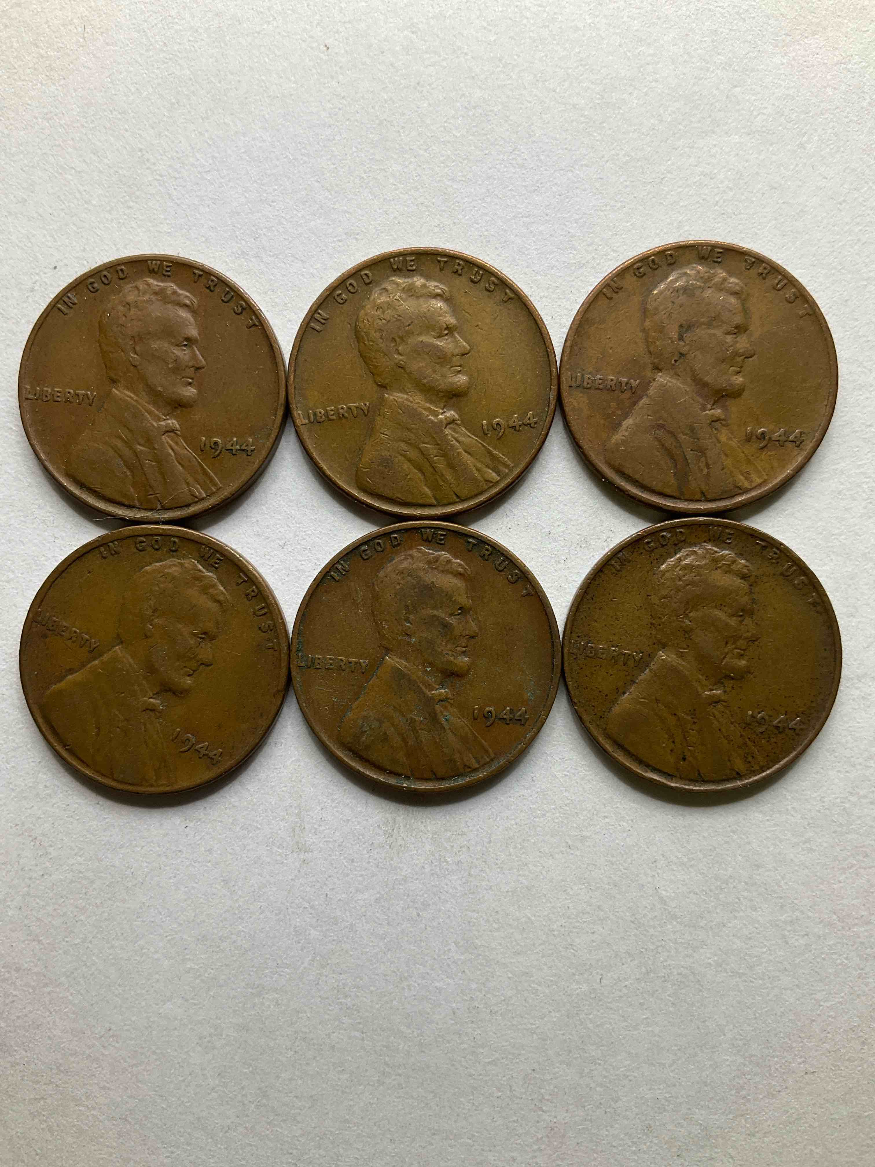 1944 WWII D-Day Era Pennies! June 6, 1944 Was A Day That Will Live In Infamy, The Day Of The Largest Land Invasion In History Where Western Allies Initiated The Liberation Of Europe From Nazi Germany. Up For Auction Are 1944 Pennies... Pieces Of History That Are Awesome For Coin Collectors, WII & History Buffs & So Much More! Hard To Collect!