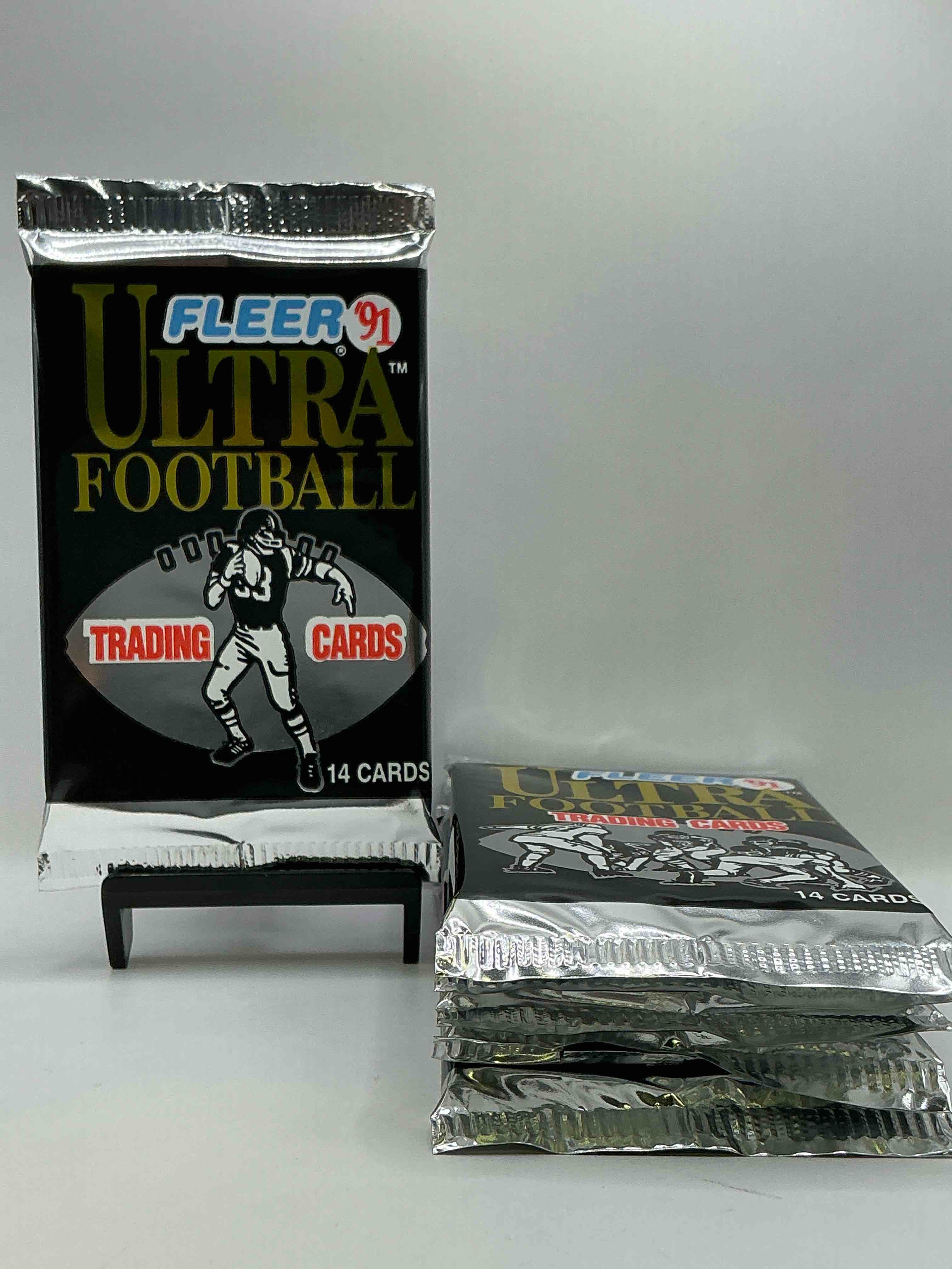 Brett Favre Rookie!? 1991 Fleer ULTRA Unopened Packs Straight From Original Box!Search For Brett Favre Rookie & Other Valuable Cards From Joe Montana Emmitt Smith & Barry Sanders!
