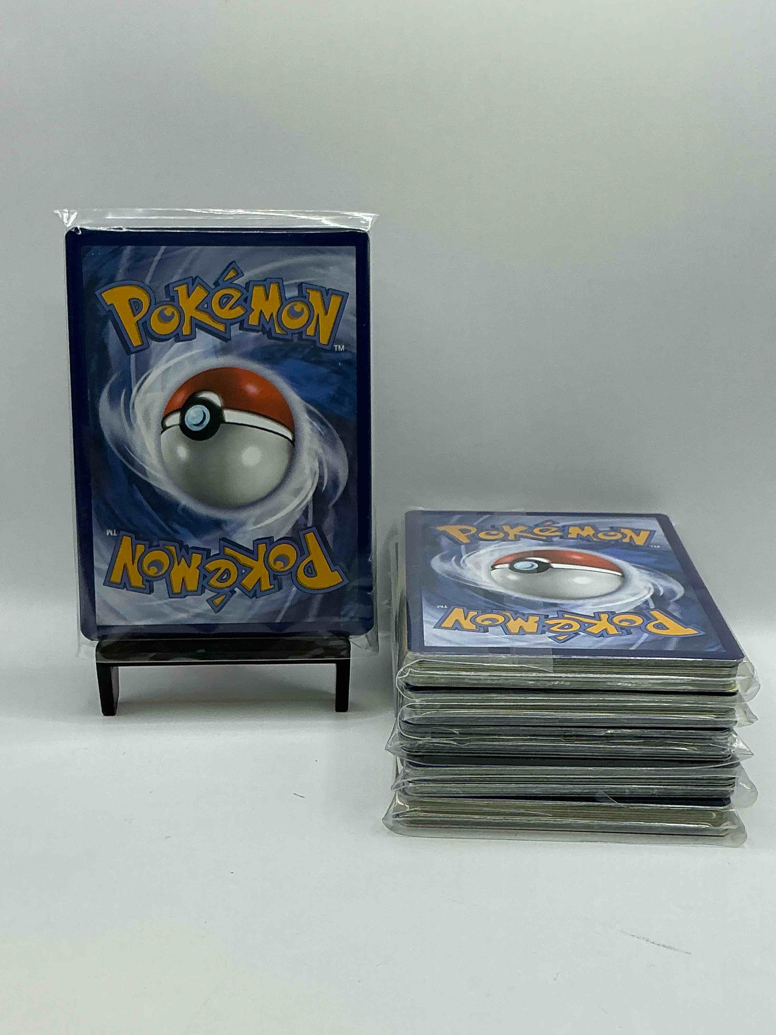 Pokémon Card Grab Bags! Up For Auction Are 20 Card Pokémon Grab Bags, 15 Cards Plus 5 Holos In Each Pack, Look For Prizes / Vintage! A Great Way To Enter The Pokémon Card Collector Craze!