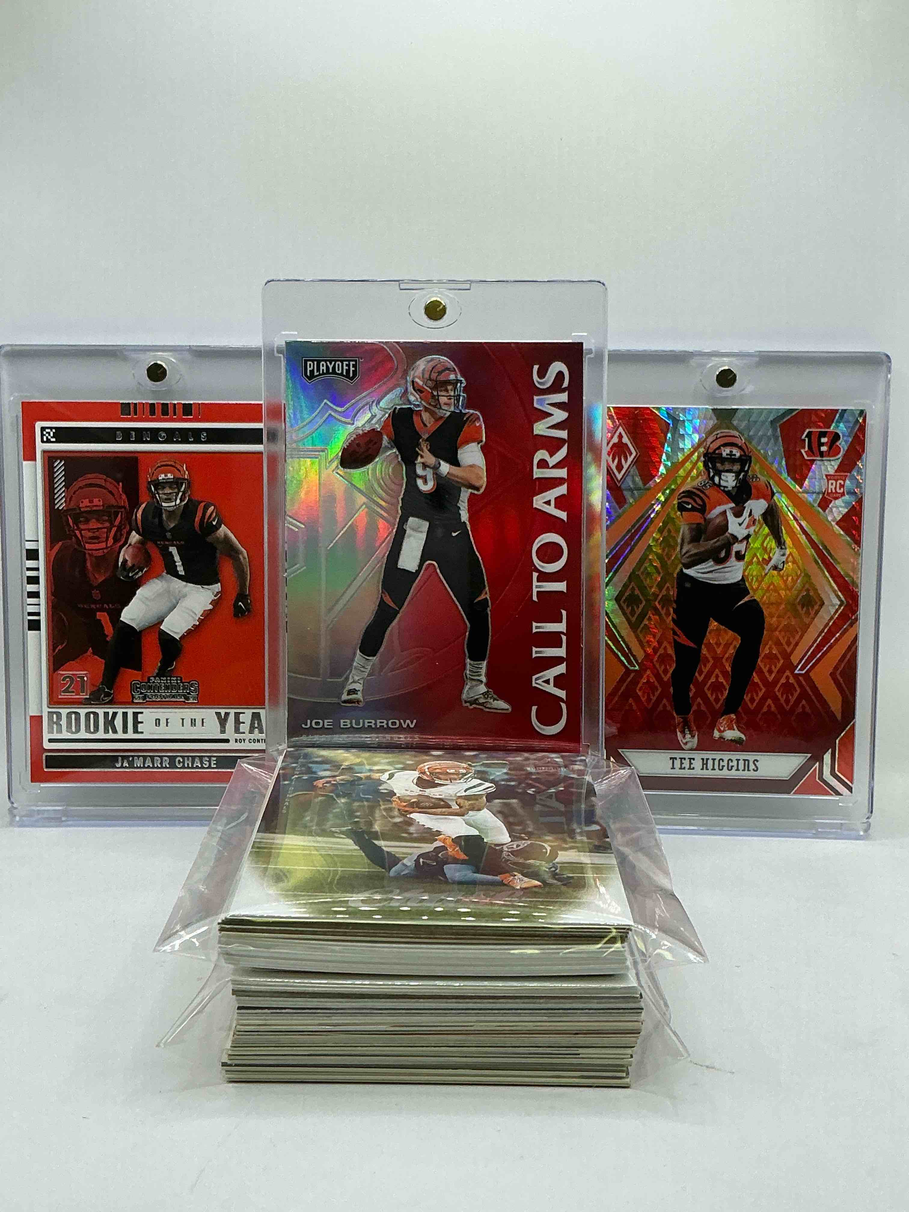 Joe Burrow, Ja’marr Chase & Tee Higgins Rookies! Joe Burrow Rare Red Call To Arms Rookie Card, Ja’marr Chase Red Contenders Rookie & Tee Higgins Phoenix Red Rookie & More! Insane Vintage & New 50 Card Bengals Lot! Bengals Fans!
