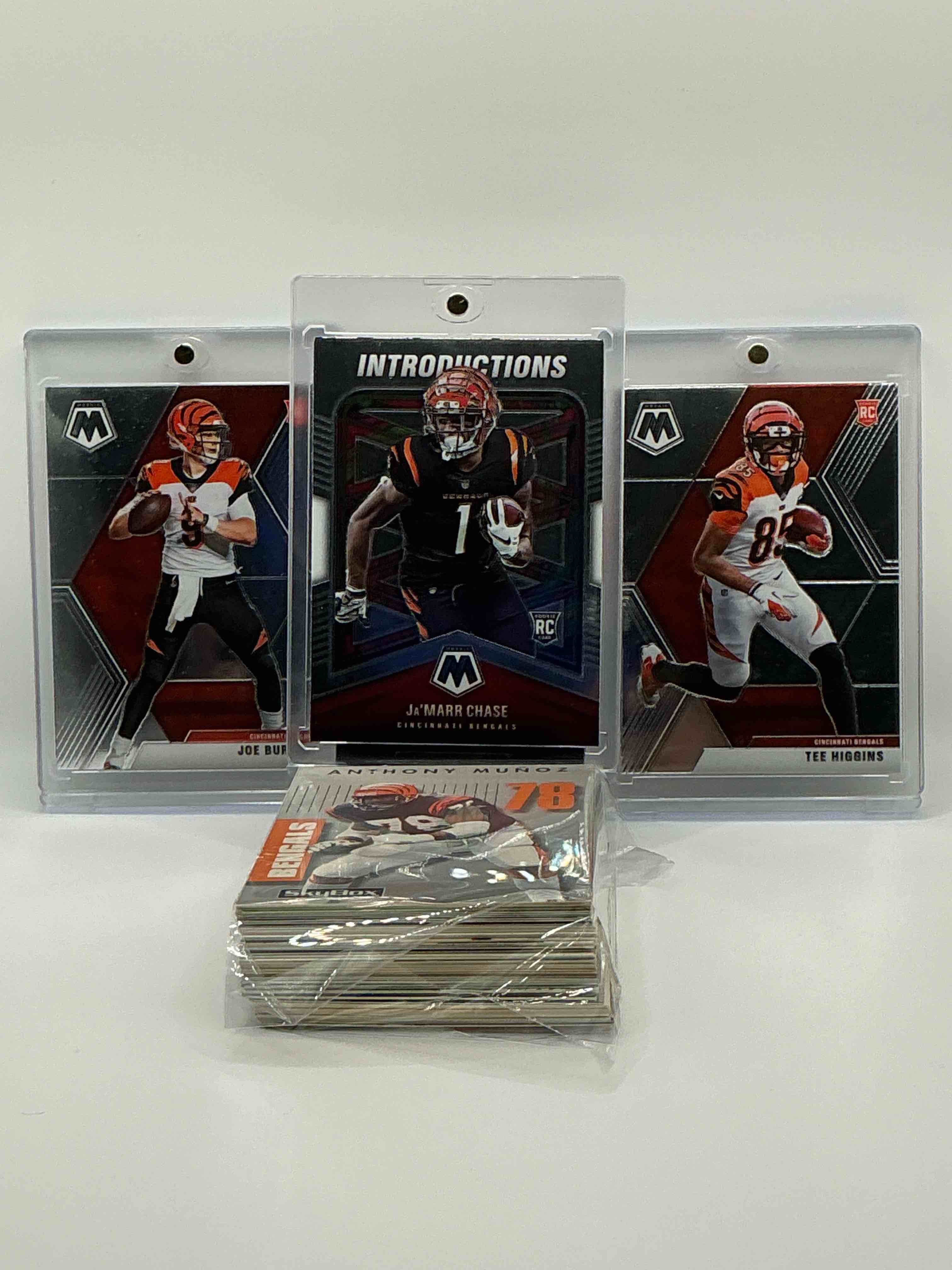 Bengals Bonanza! Ja’marr Chase Mosaic Silver Introductions Rookie Card, Joe Burrow Mosaic Silver Rookie Card & Tee Higgins Mosaic Silver Rookie Card! A Combination Of Bengals Heroes, Rookies & Commons!