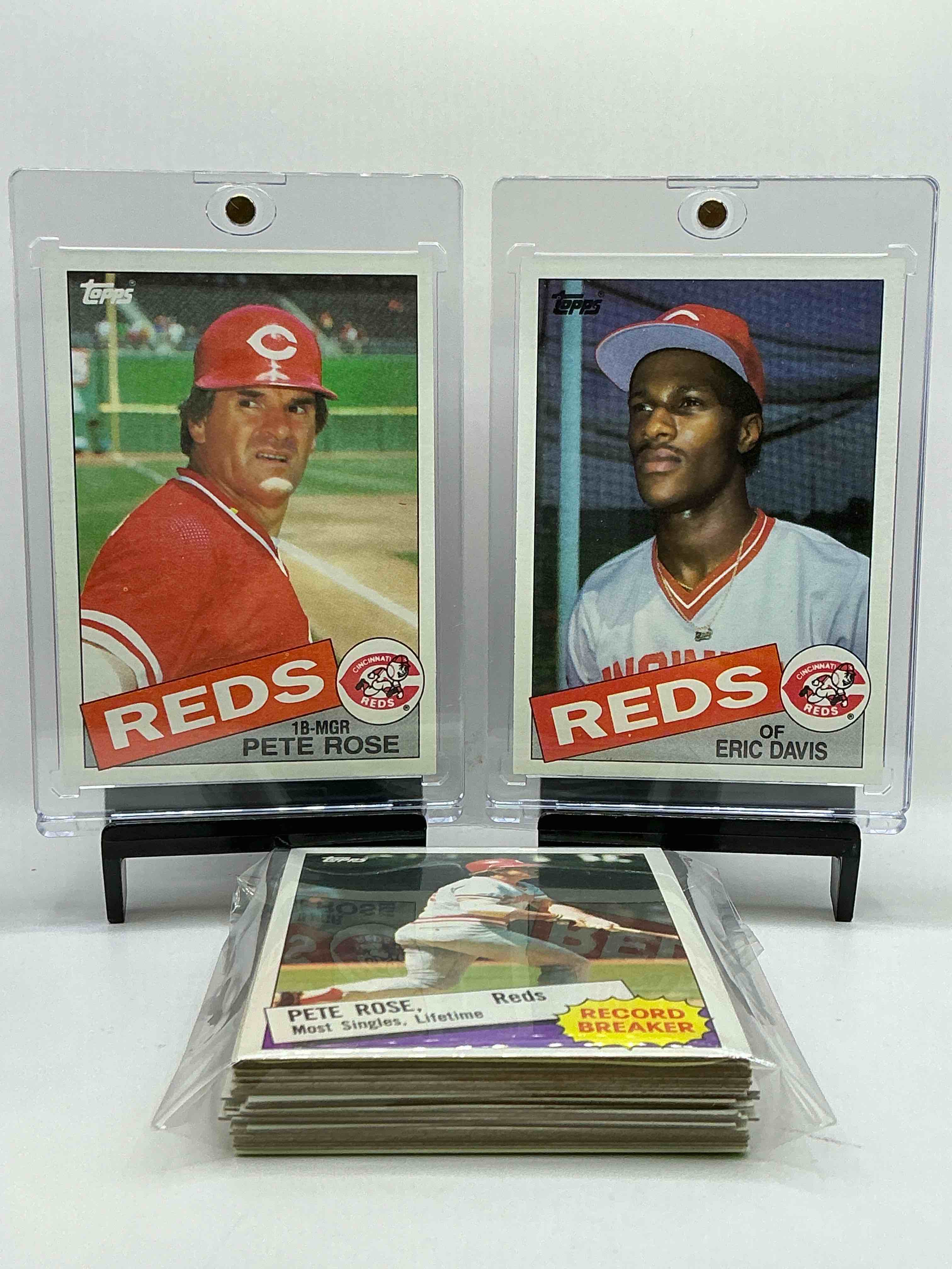 1985 Topps Baseball REDS Complete Set! 31 Card Reds Set, Including Multiple Pete Rose Cards! Legends Like Pete Rose, Eric Davis & So Many More! Perfect For Any Reds Fan! These Cards Are Rare & Hard To Come By!