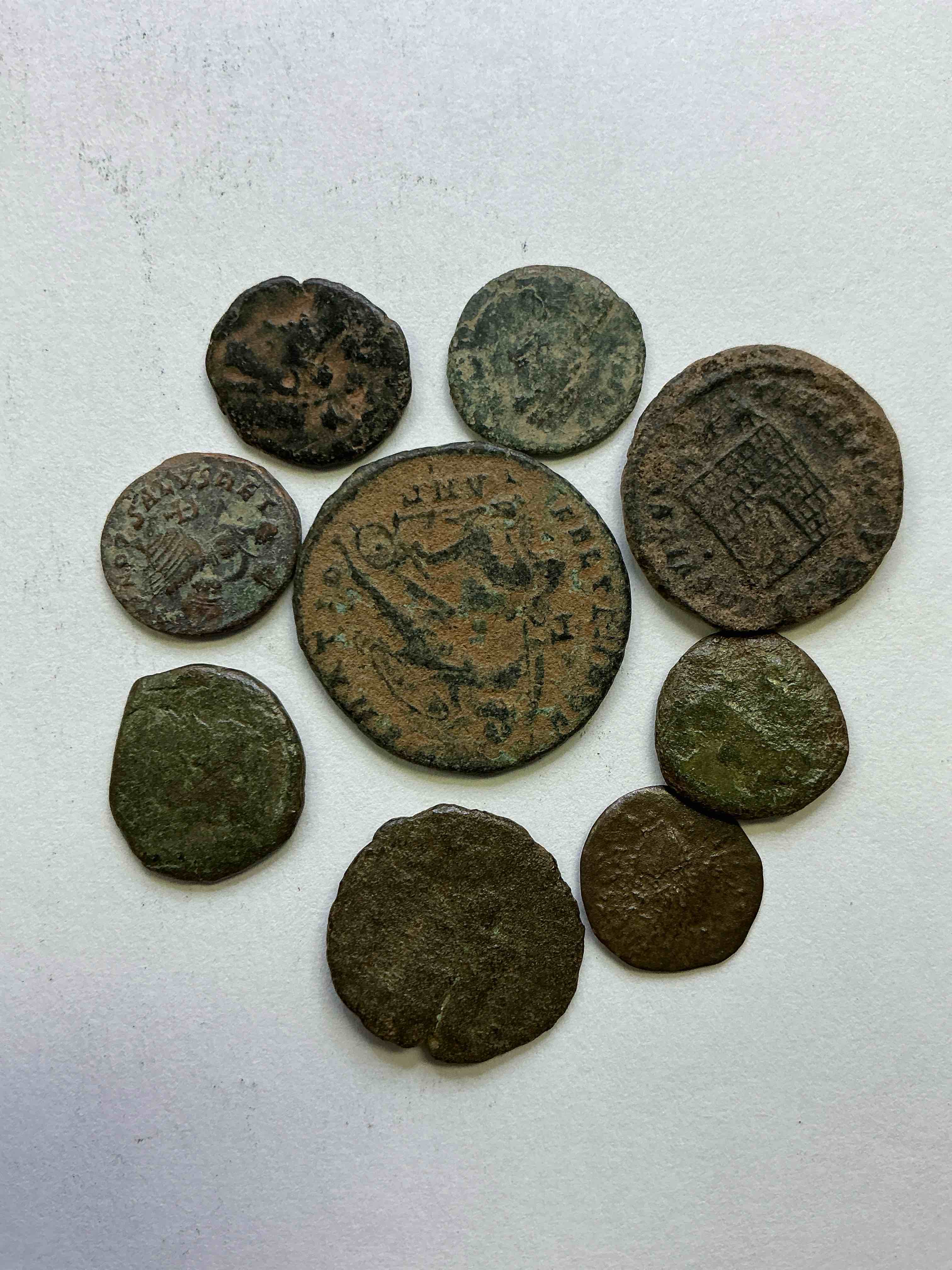 Ancient Roman Coins! 1,600-1700 YEARS OLD Approximately! Check Out These Amazing Authentic Pieces Of History, Ancient Roman Bronze Coins From The Approx 300 to 400 A.D Era... Serious Pieces Of History & Serious Colléctor Items! Own Authentic Pieces Of Ancient History!